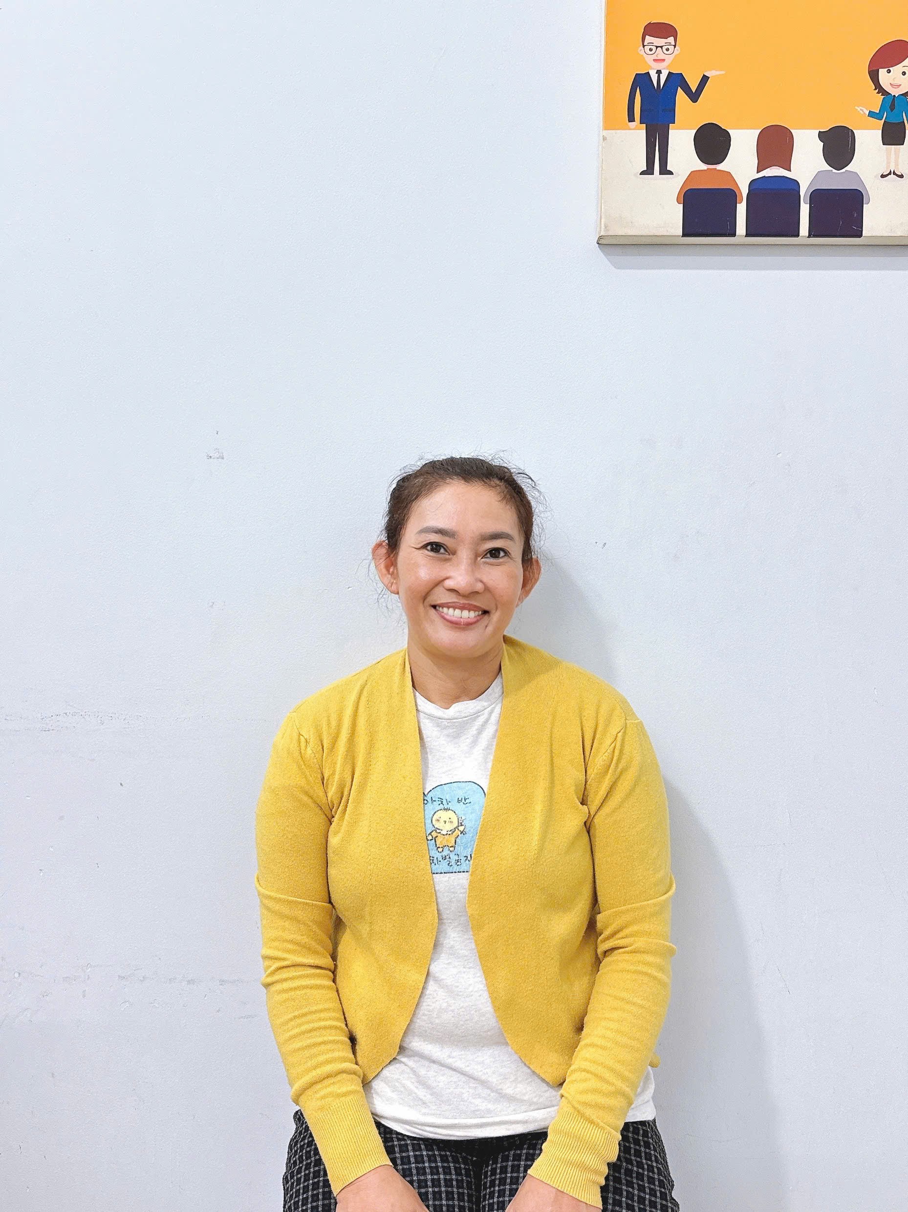 Chị lan chuyên chăm sóc ông bà