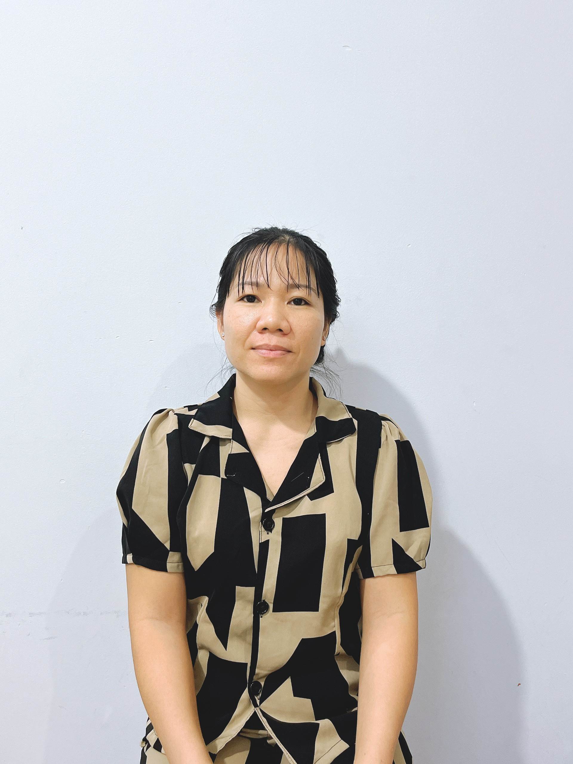 Chăm bé ,phụ việc nhà