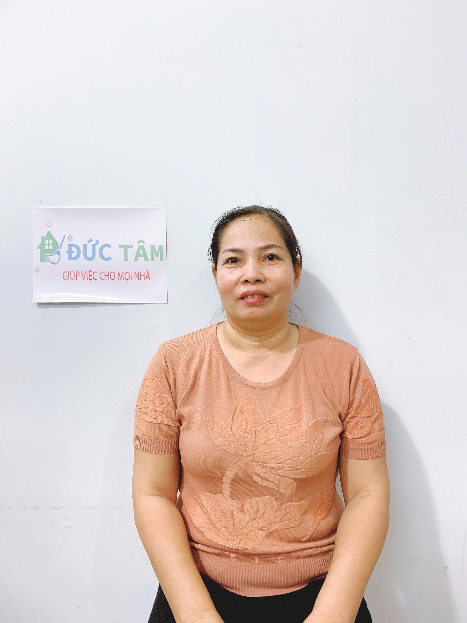 Trương Thị Út chuyên chăm bé sơ sinh đến lớn