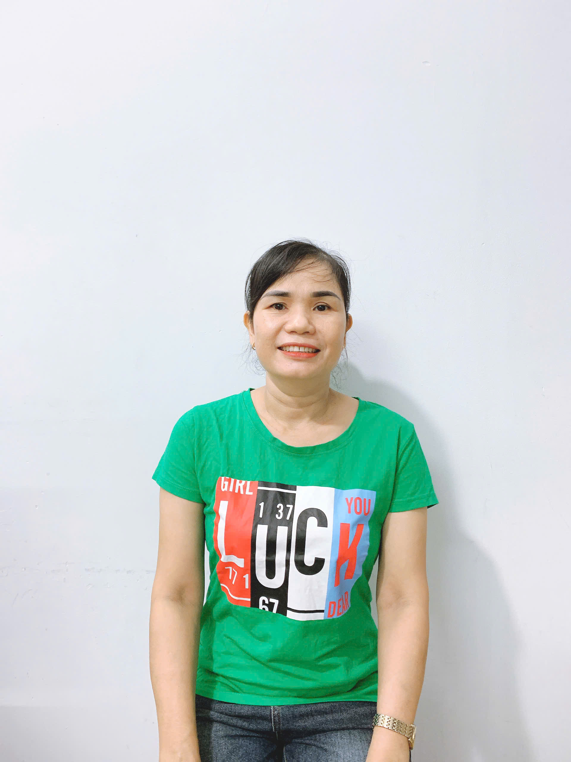 Chị Là chuyên chăm sóc ông bà.