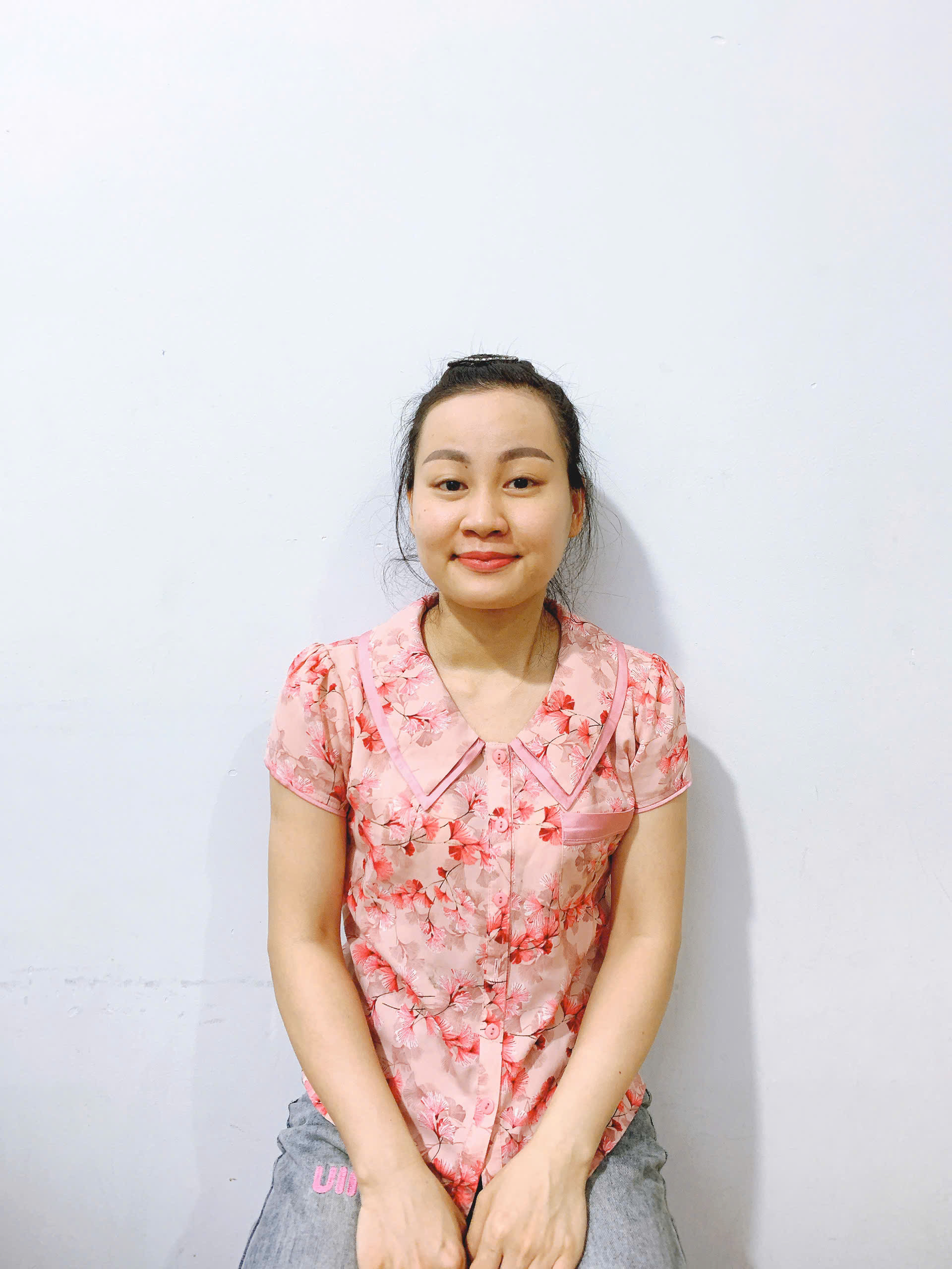 Chị Hồng sinh năm 91 quê Nghệ An biết chạy xe máy, sức khoẻ tốt