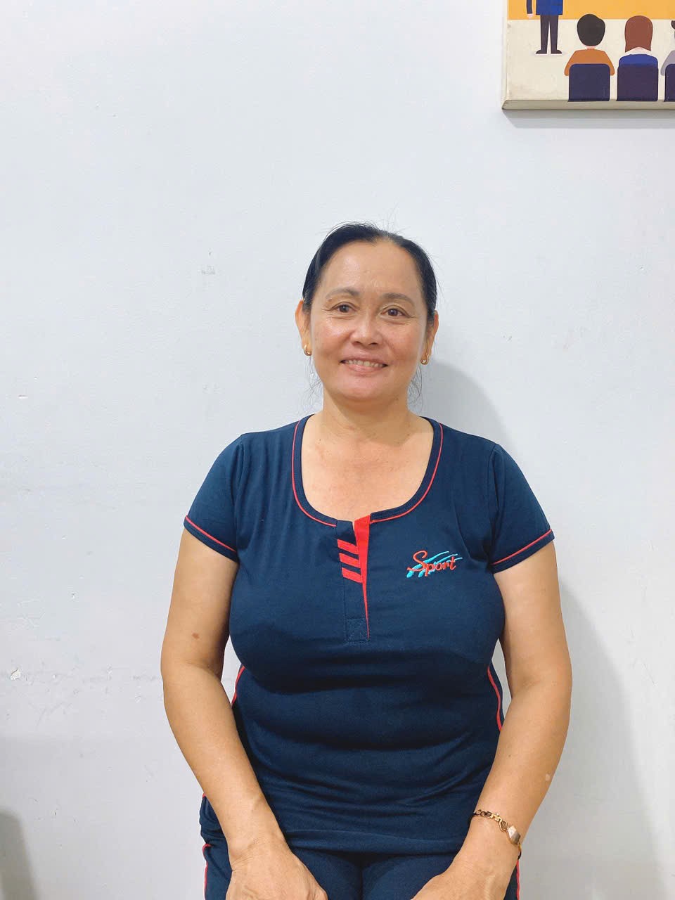 Chị Tuyền chuyên chăm sóc ông bà