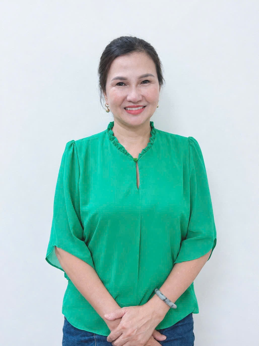 Cô Hiền chuyên chăm sóc em bé.