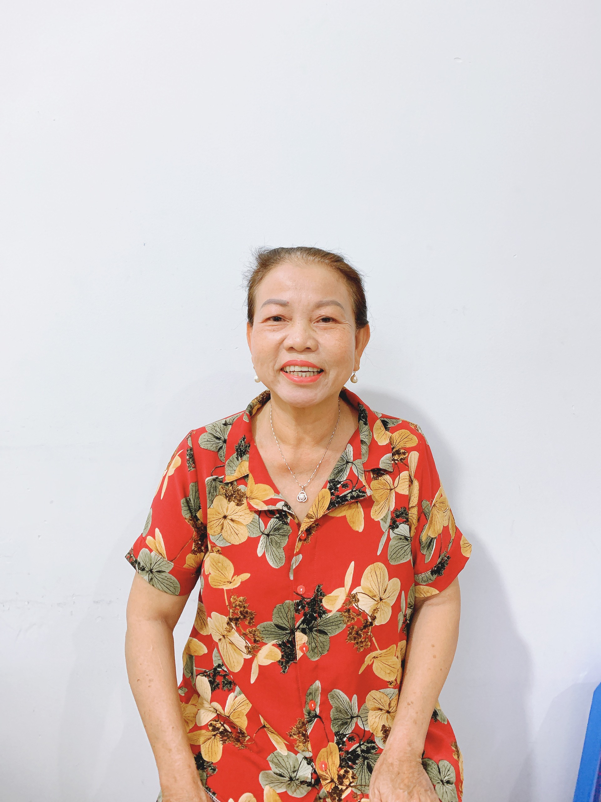 Cô Tuyết Hòa quê Tây Ninh nhận chăm bé, chăm ông bà