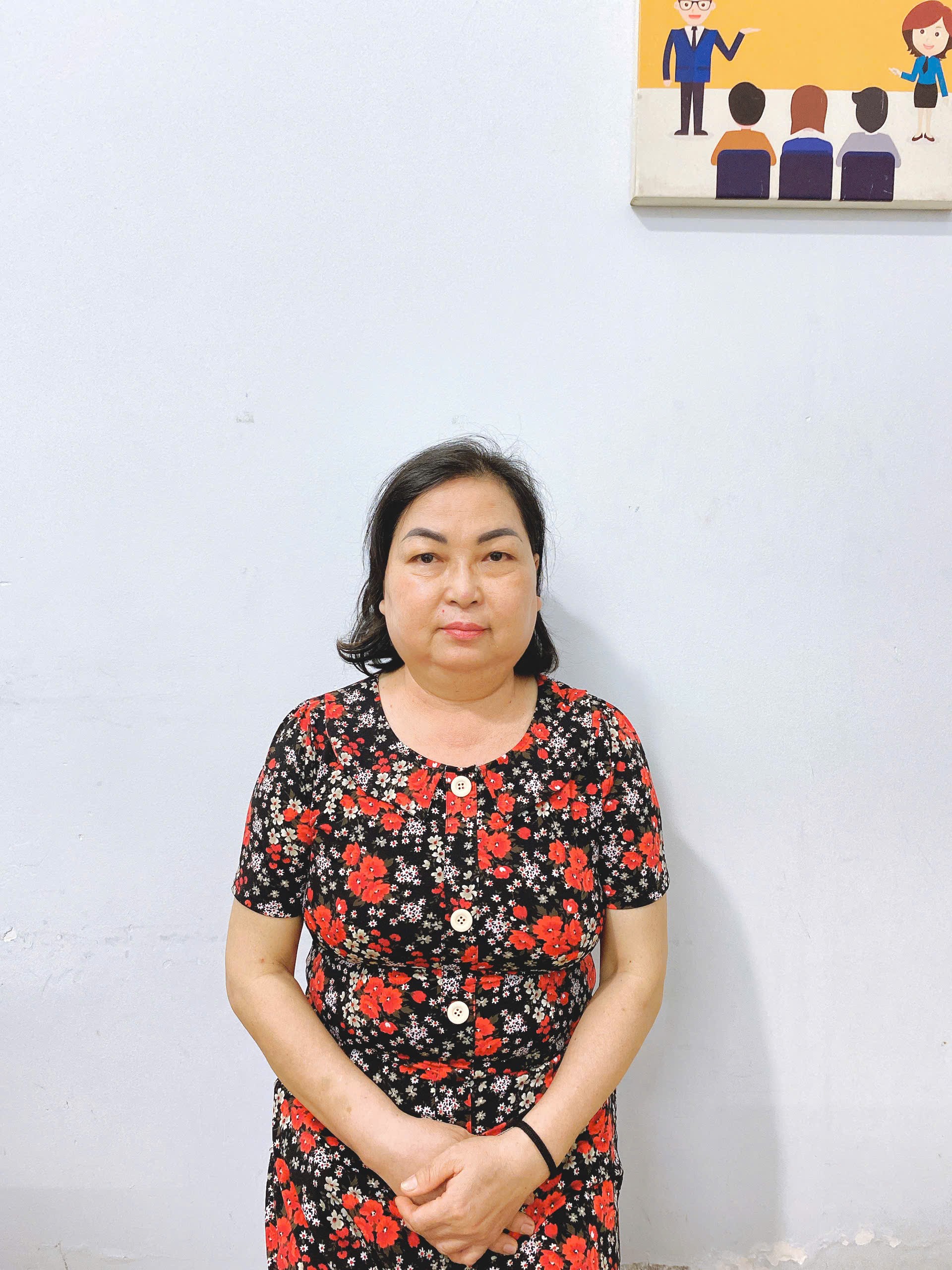 Cô Xuân chăm ông/bà