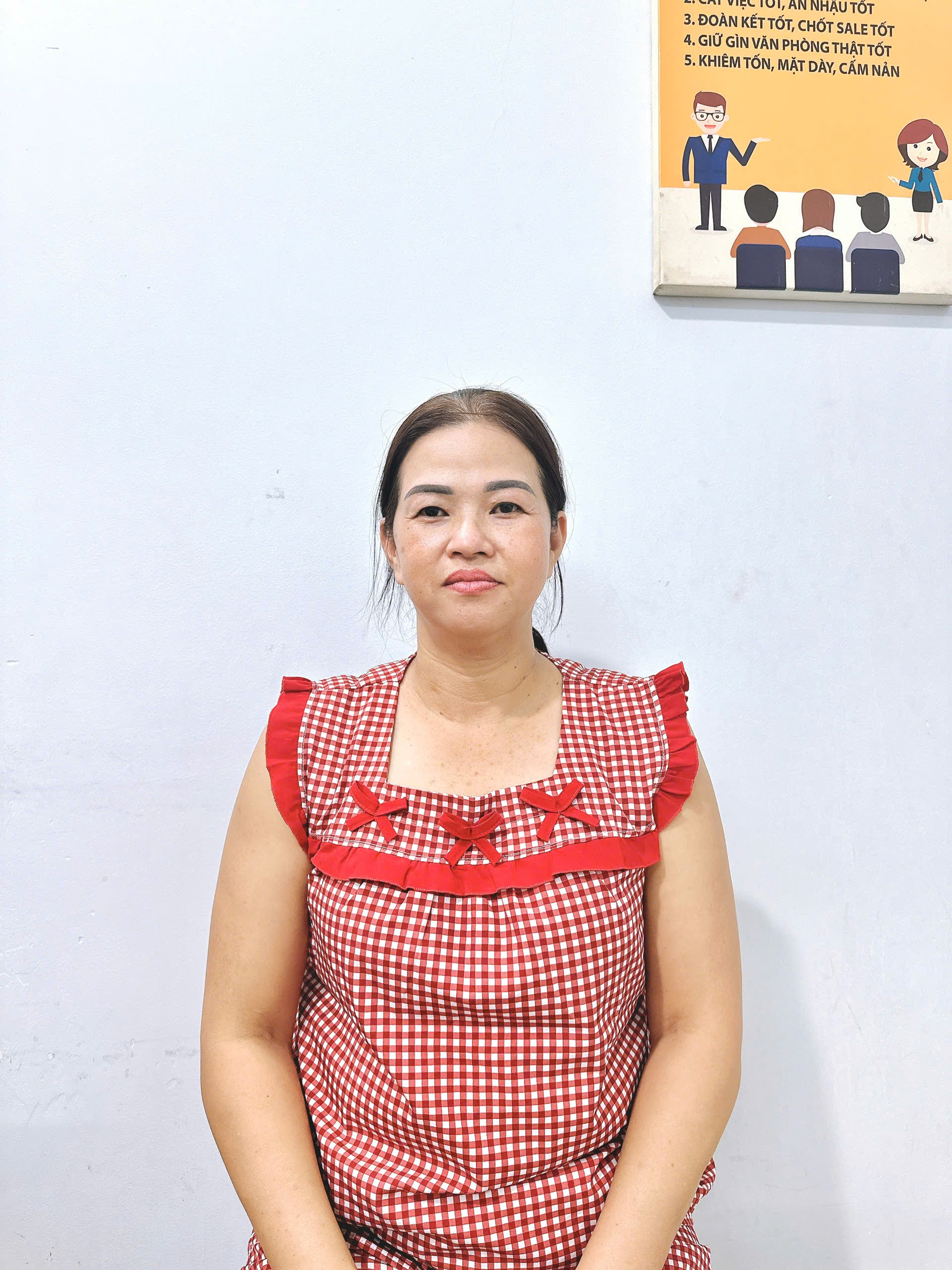 CHỊ THÚY CHĂM BÉ, CHĂM NGƯỜI LỚN TUỔI