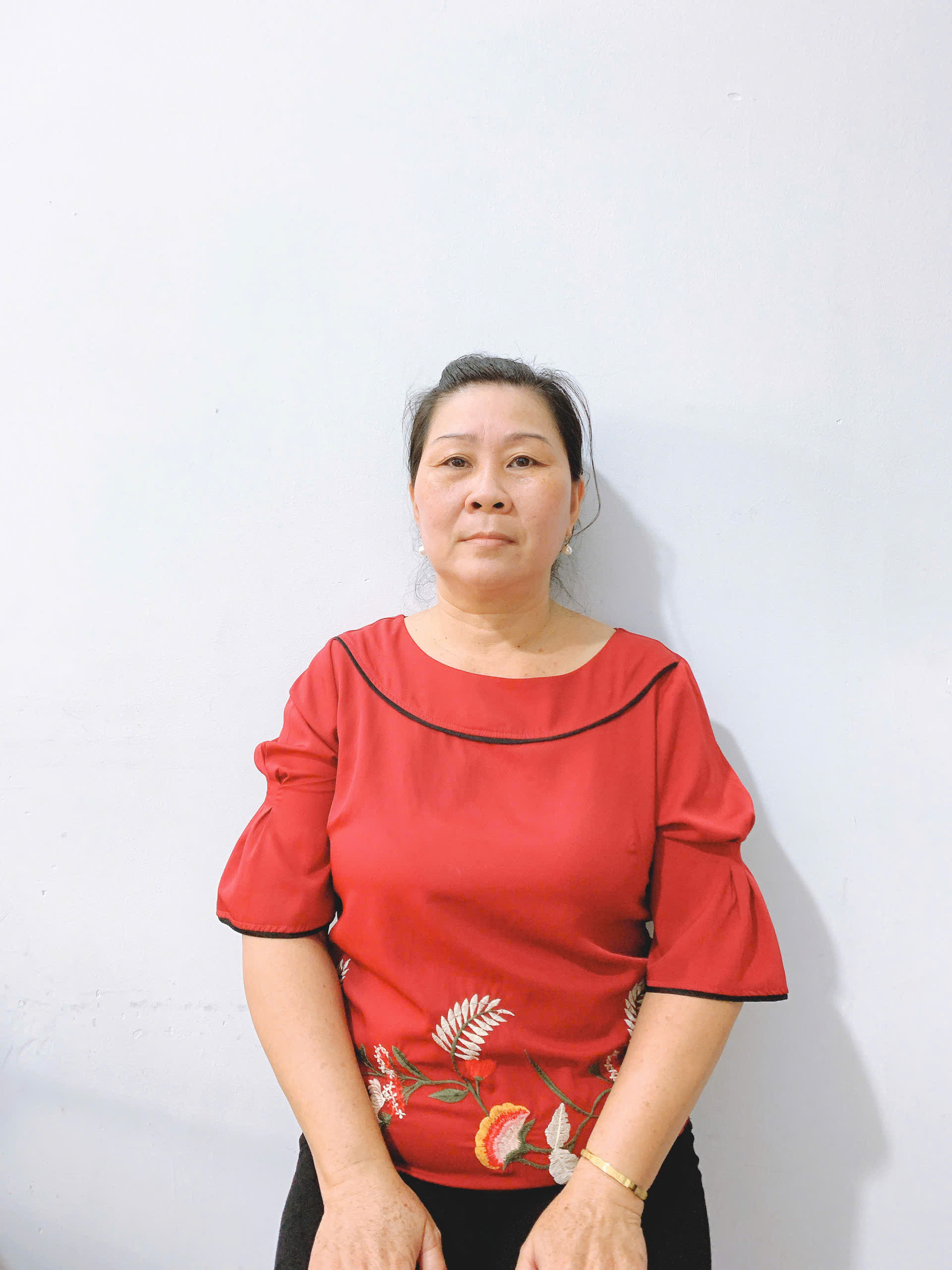 Chị Bé Ba hiền lành giỏi việc nhà cửa