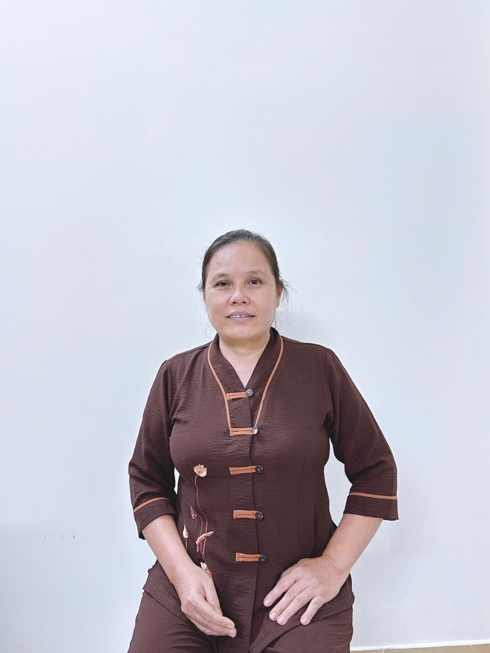 Chị Hiệp Chuyên Chăm Sóc Ông Bà