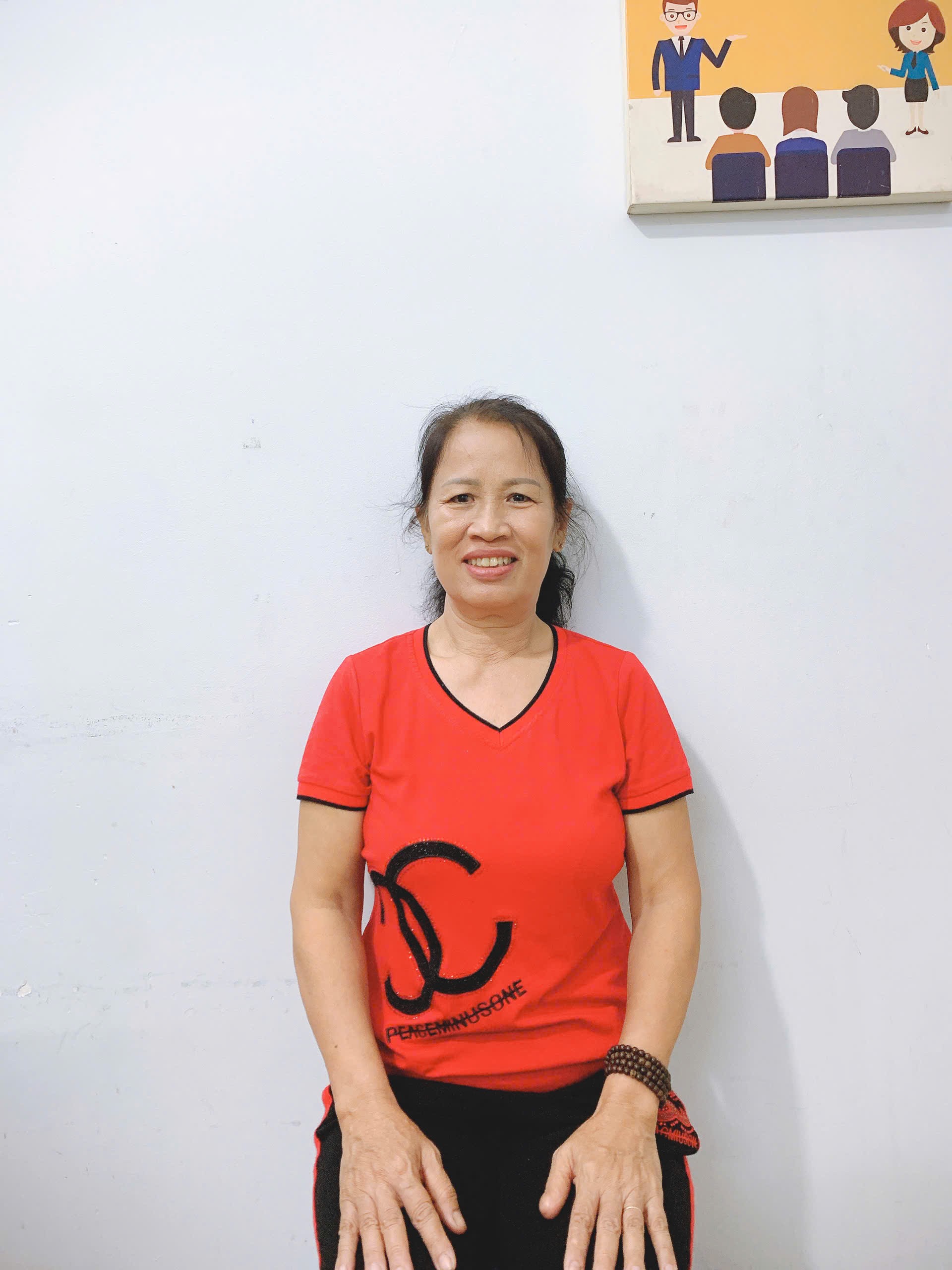 Cô Nương chuyên chăm sóc em bé.