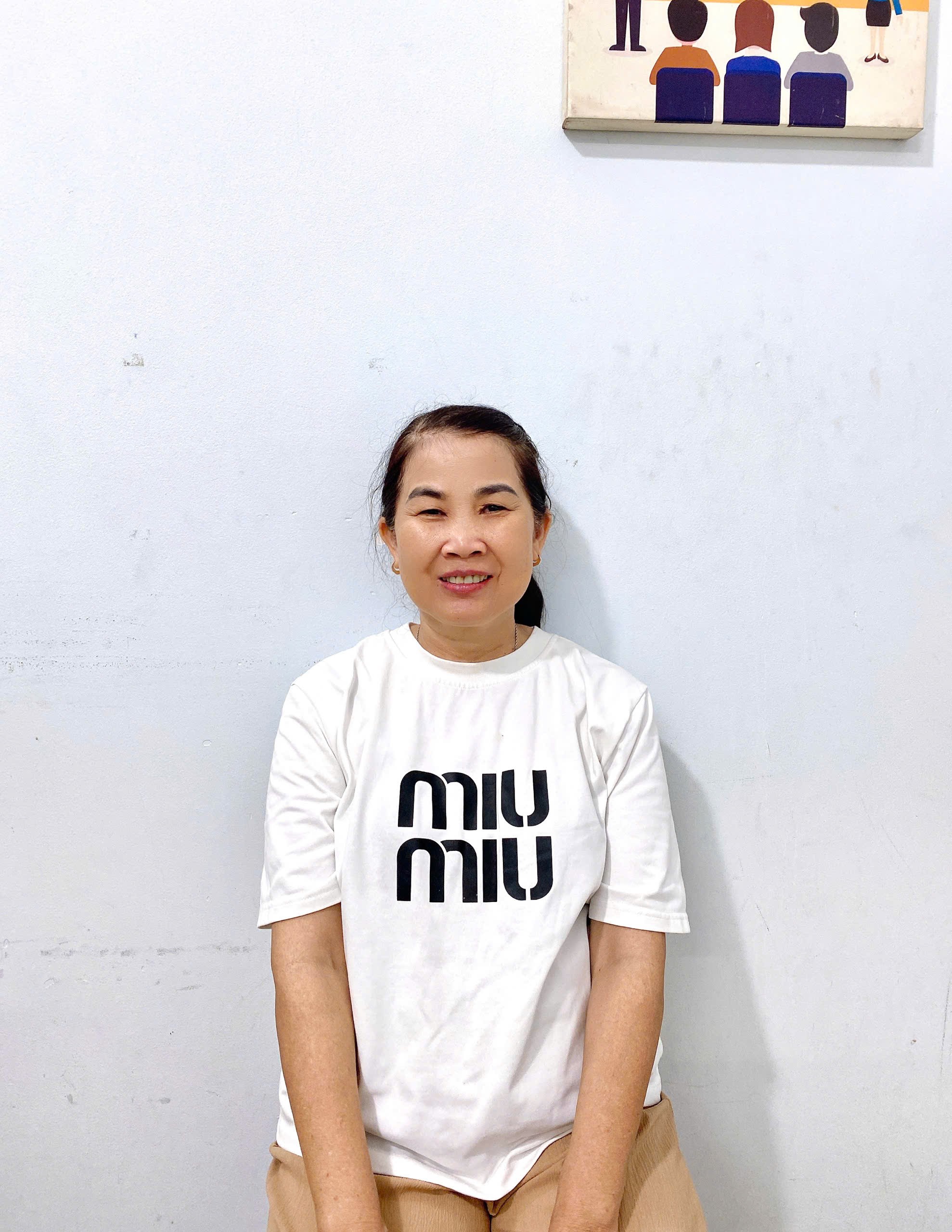 Cô Một Chuyên Chăm Sóc Ông Bà