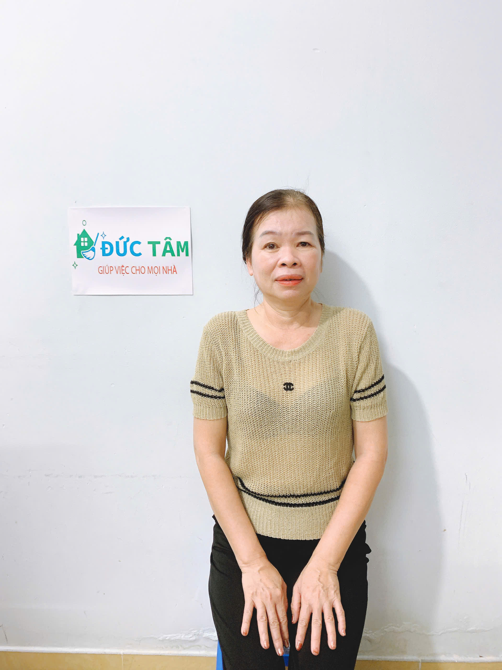 Cô Quên chuyên chăm em bé