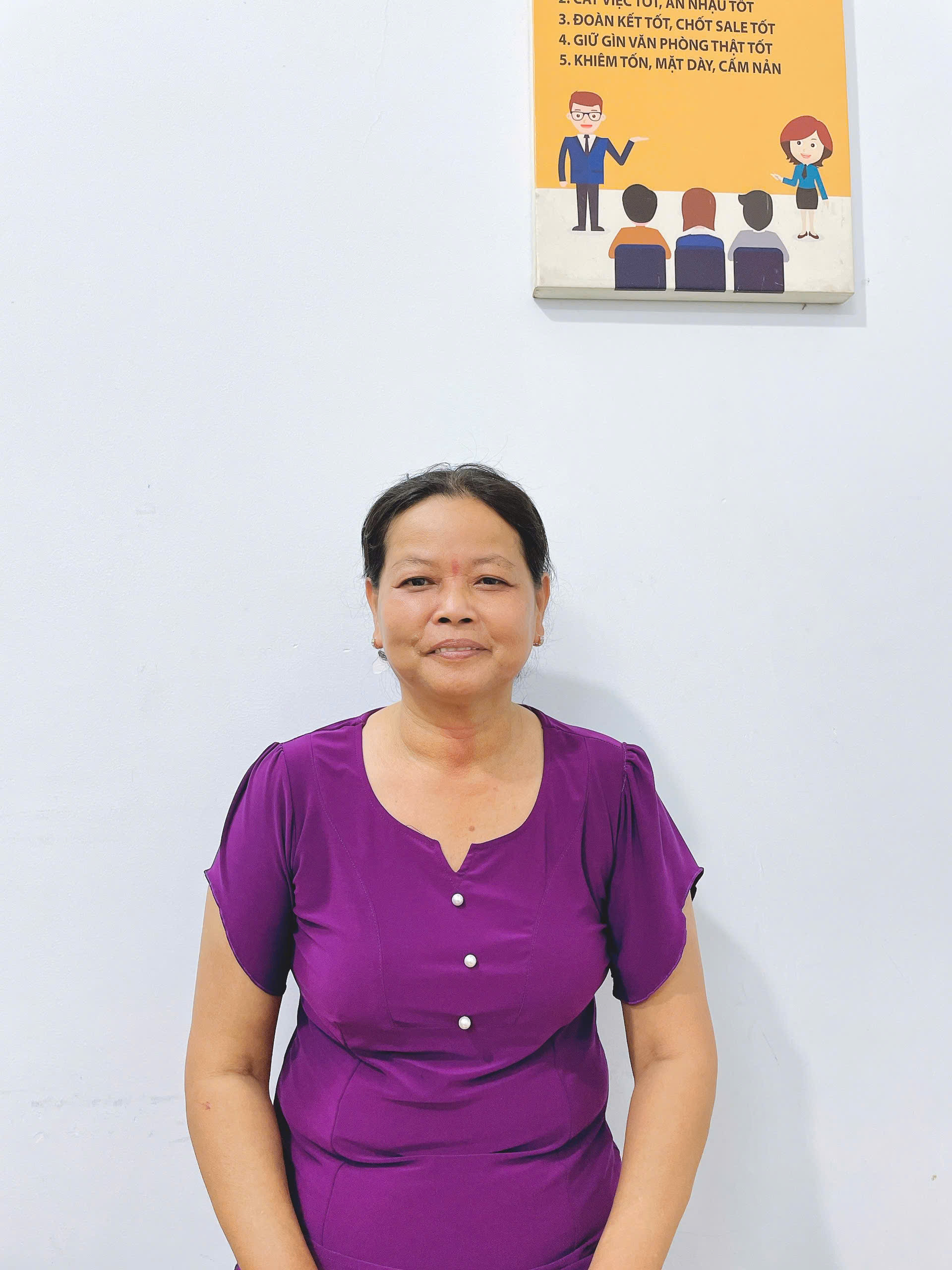 Cô Vân quê miền Tây vui vẻ thiện chí, nấu ăn ngon, không vướng bận