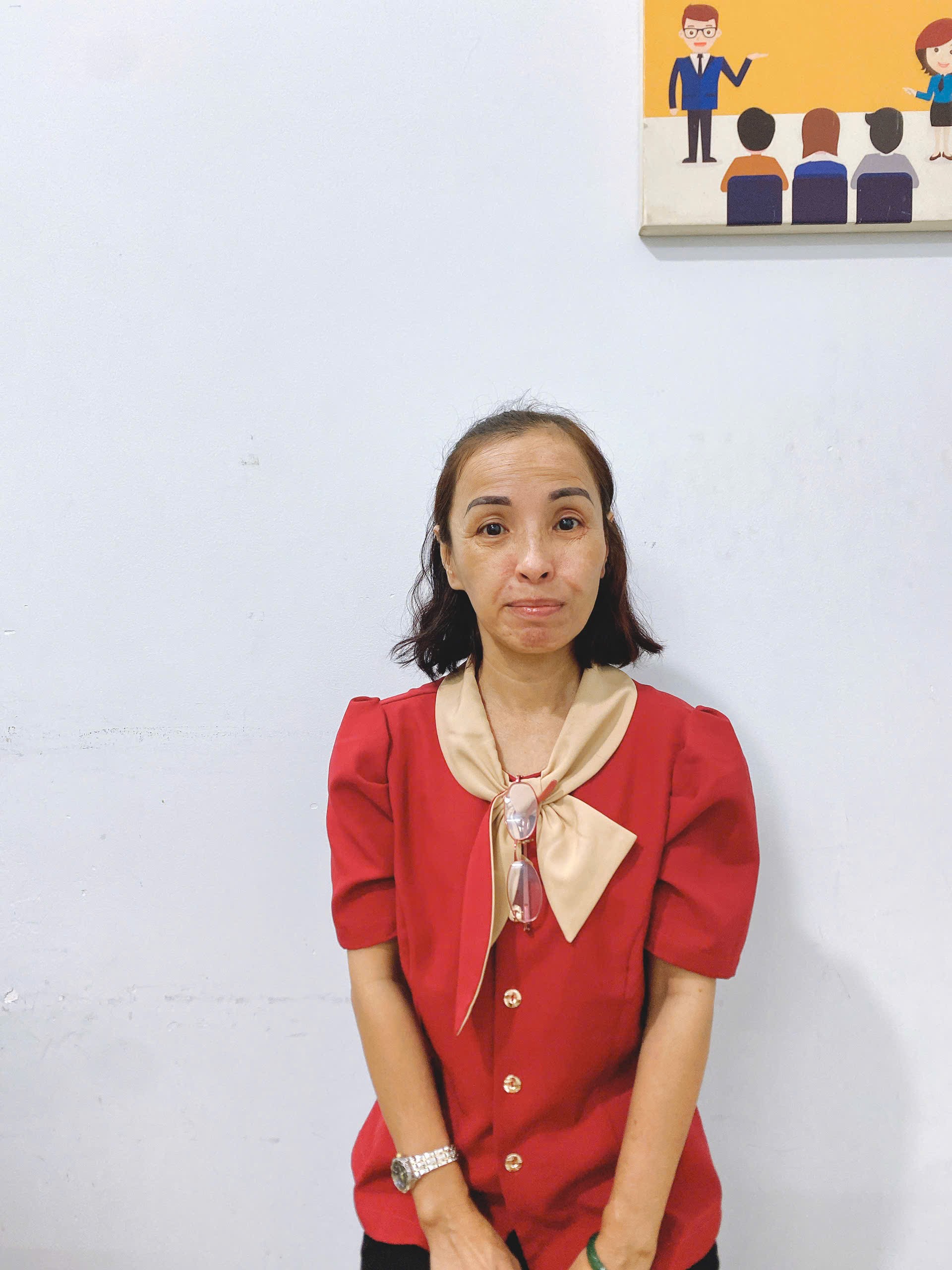 Chị Huệ chuyên chăm sóc ông bà