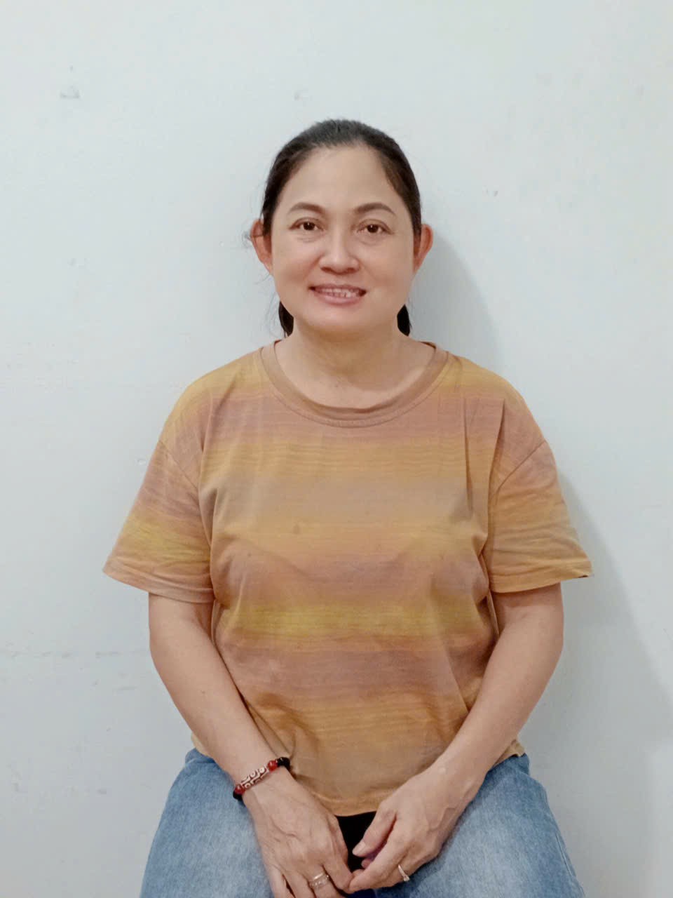 Chị Mai chuyên chăm sóc ông bà