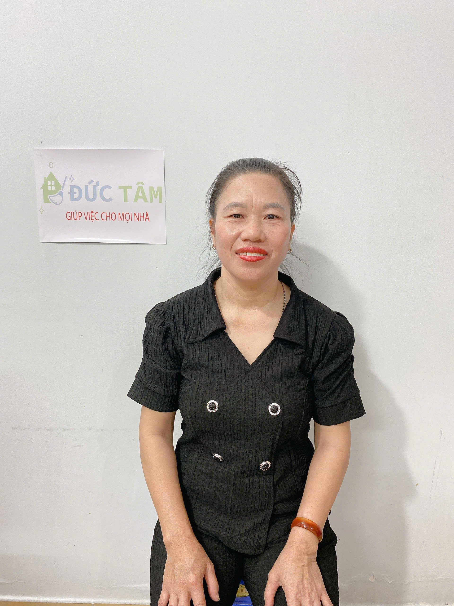 Chị Minh - giúp việc miền trung biết chạy xe máy