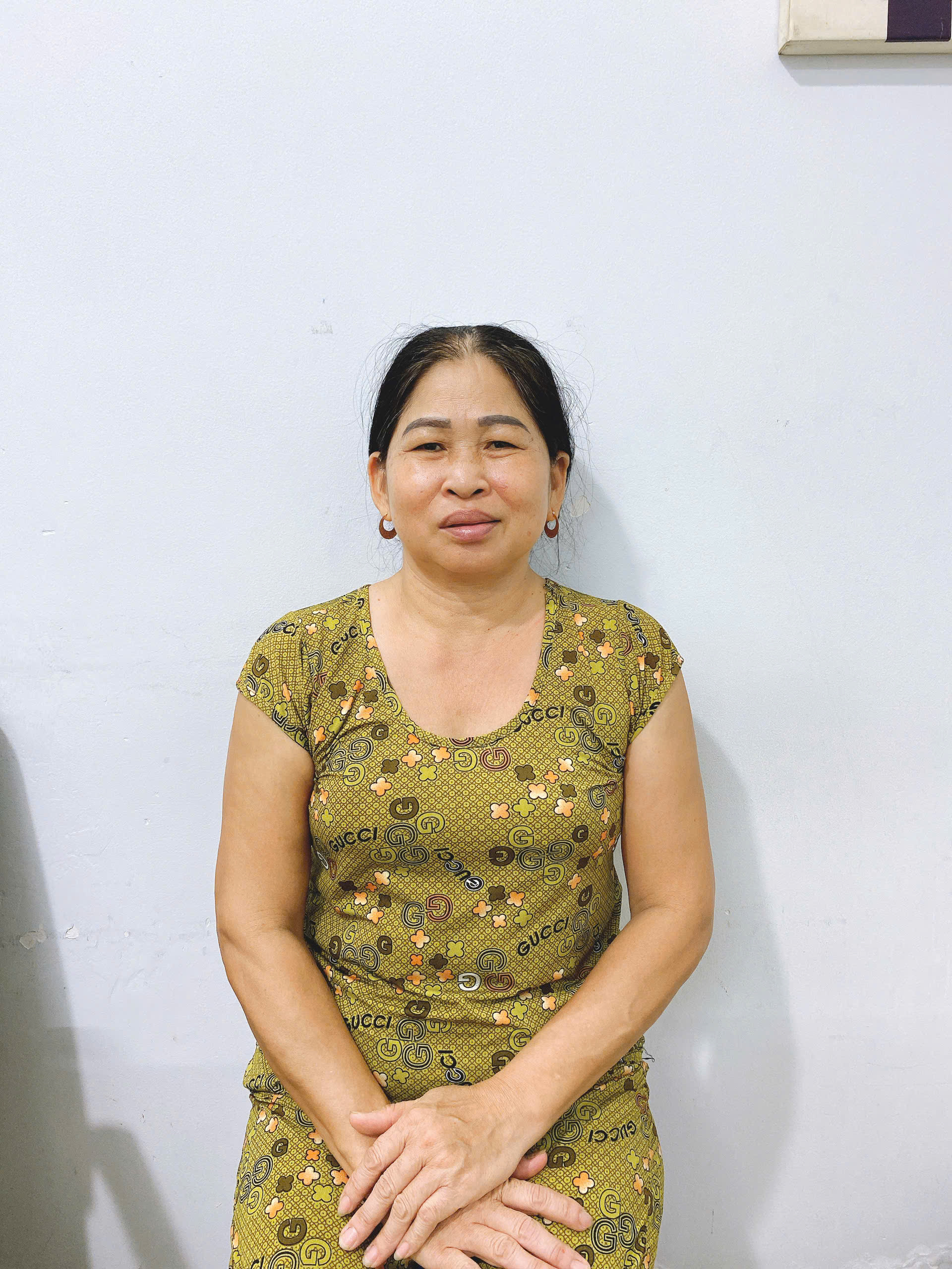 Cô Thanh Tuyền sinh năm 1970 quê Đồng Tháp nhận giúp việc nhà, chăm bà