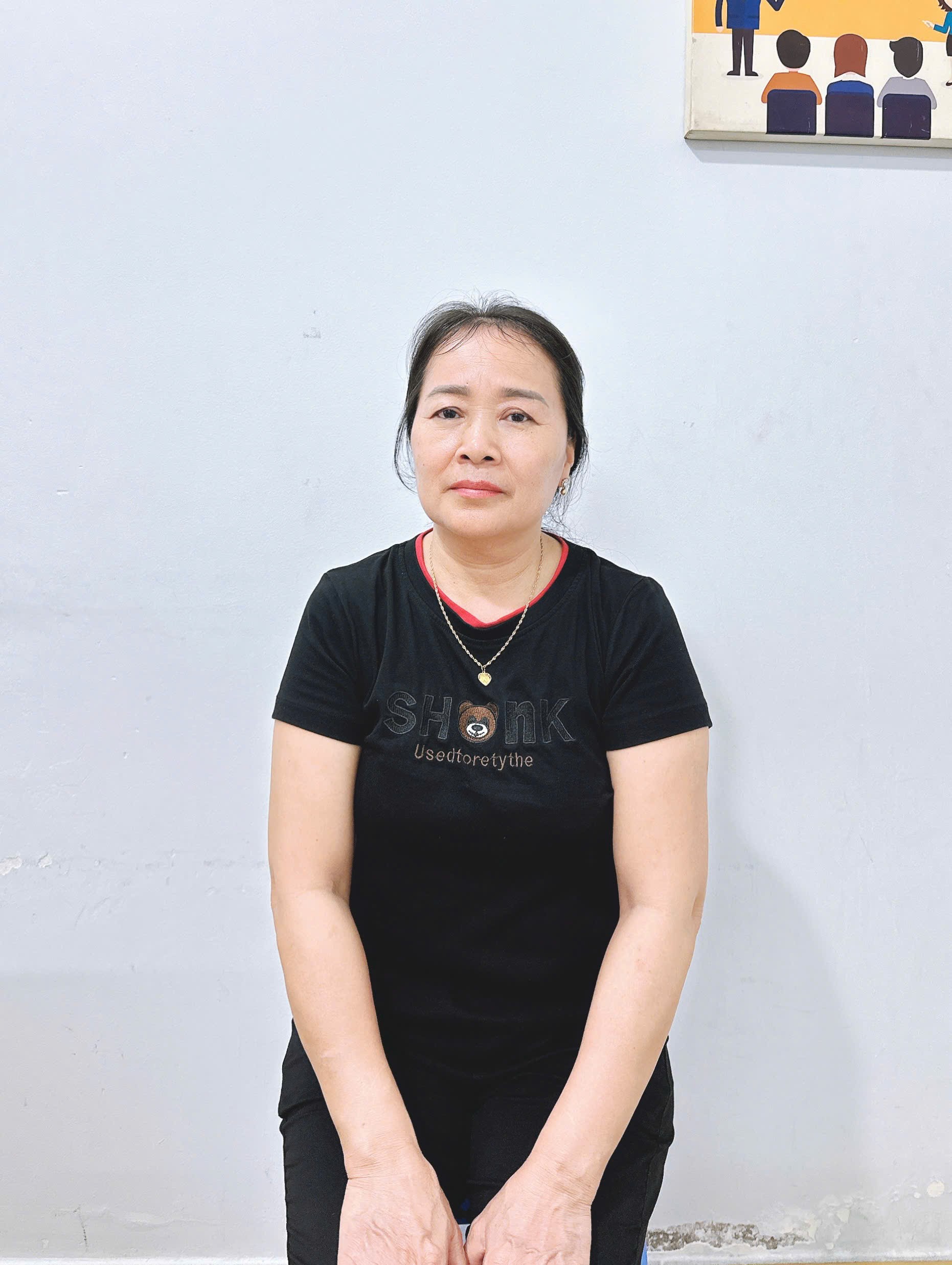 Cô Long chuyên chăm sóc em bé