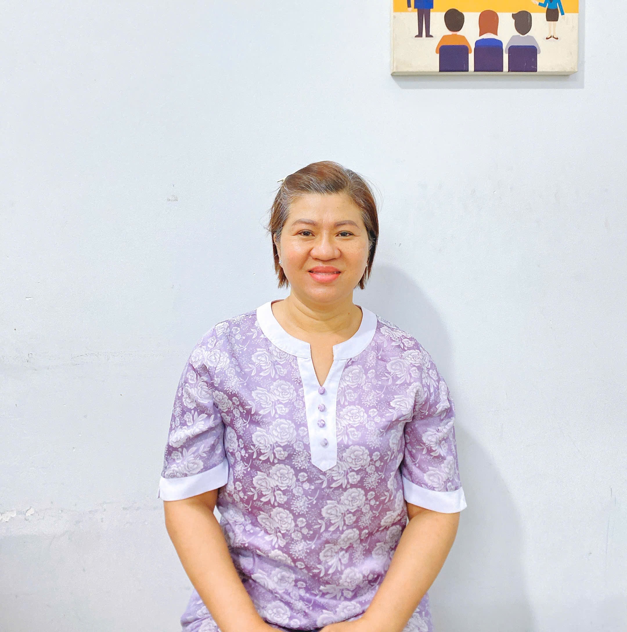 Chị Loan chuyên chăm sóc ông bà