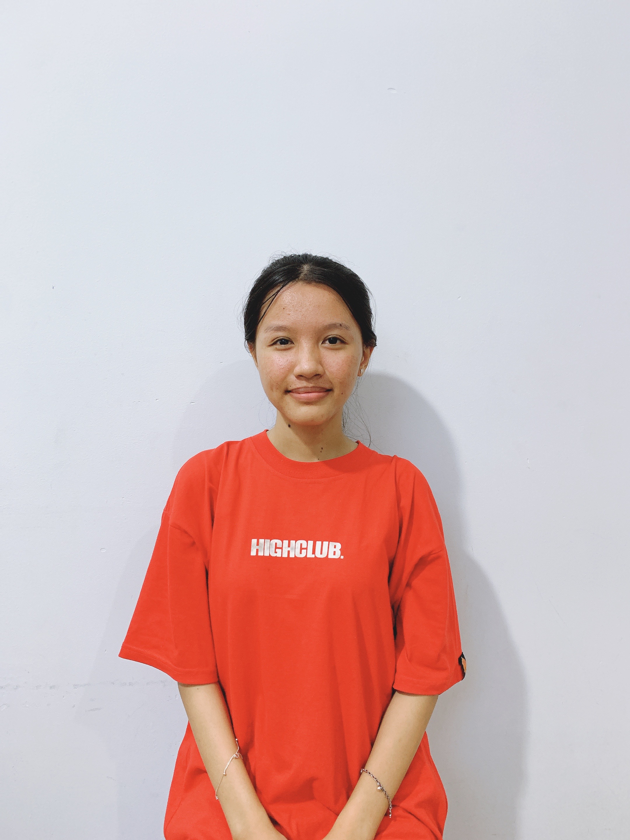 Em My trẻ trung hiền lành giỏi việc quán xá bưng bê dọn dẹp làm ở lại