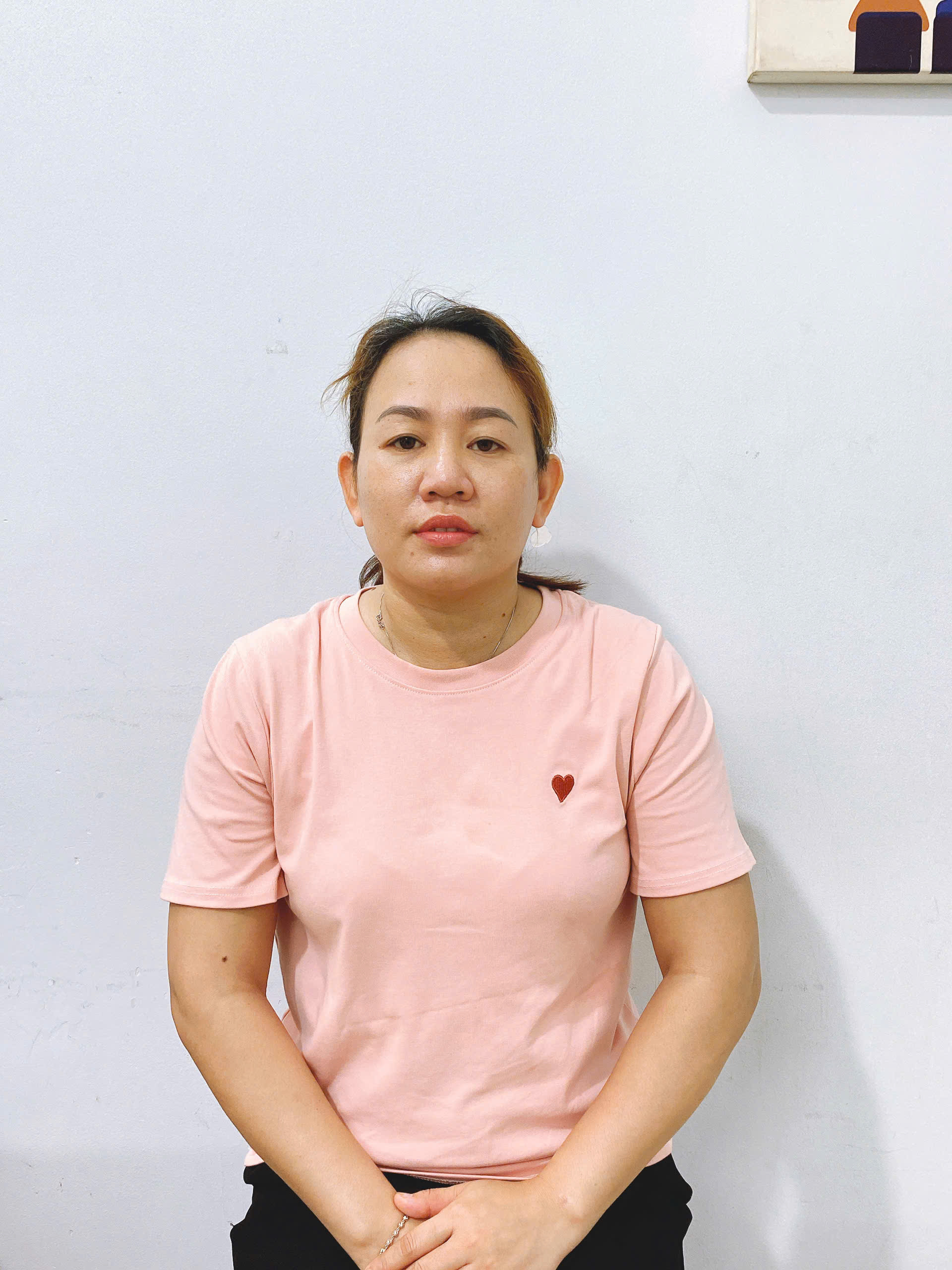 Chị Khánh 35 tuổi quê miền Tây nhận chăm ông bà, chăm embe