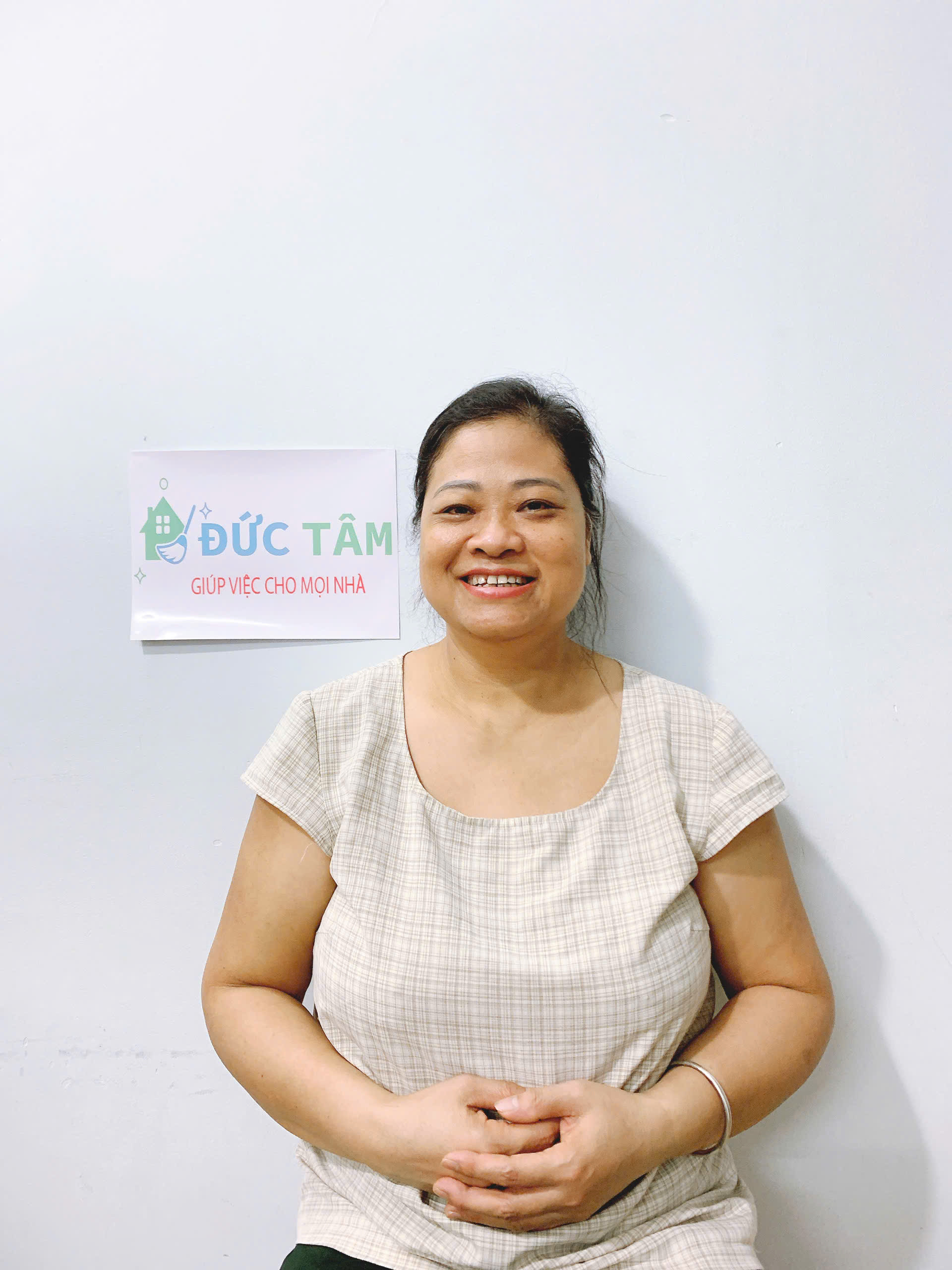 Nguyễn Thị Lan tìm việc giúp việc nhà phụ chăm em