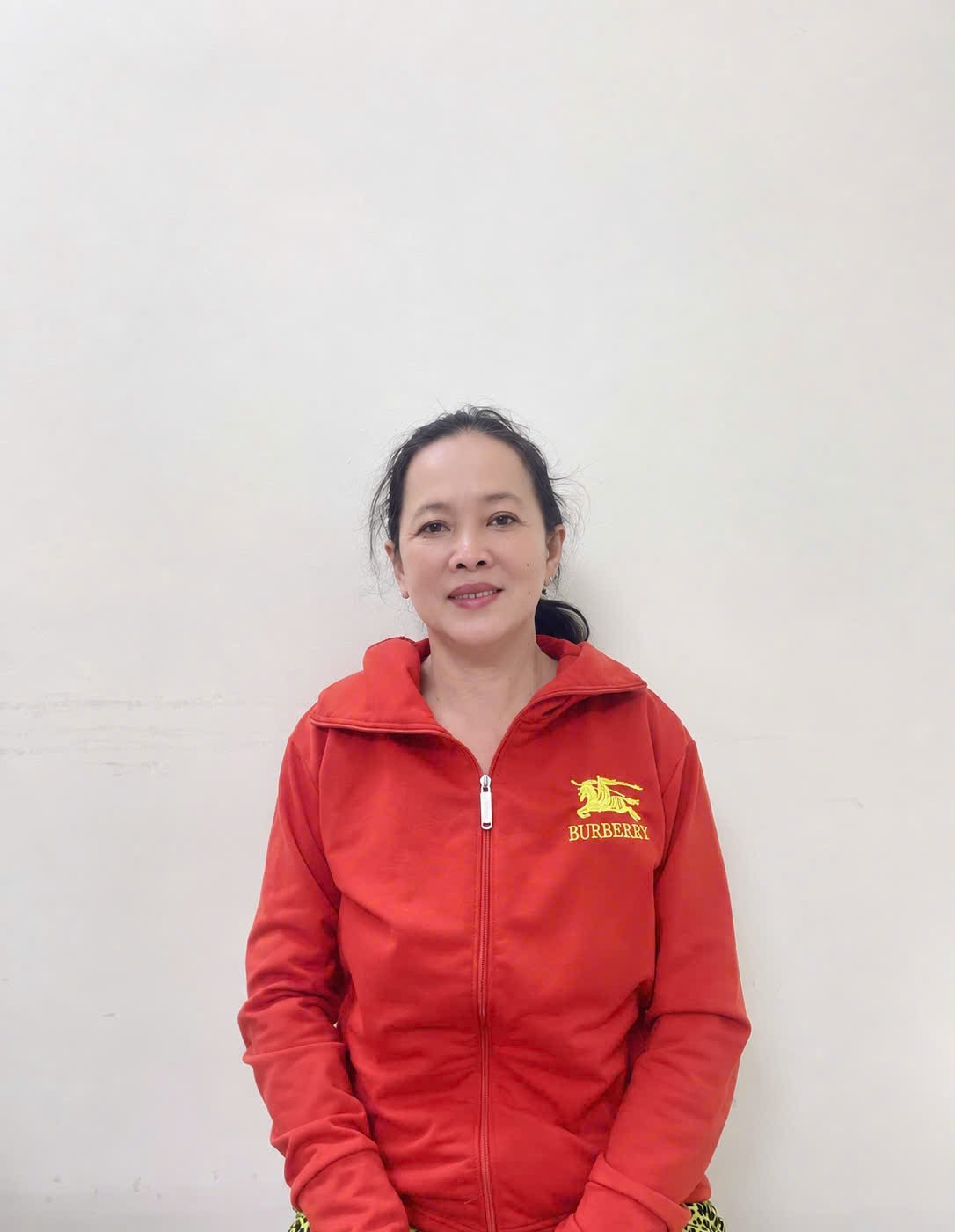 Chị Thanh chuyên chăm sóc ông bà