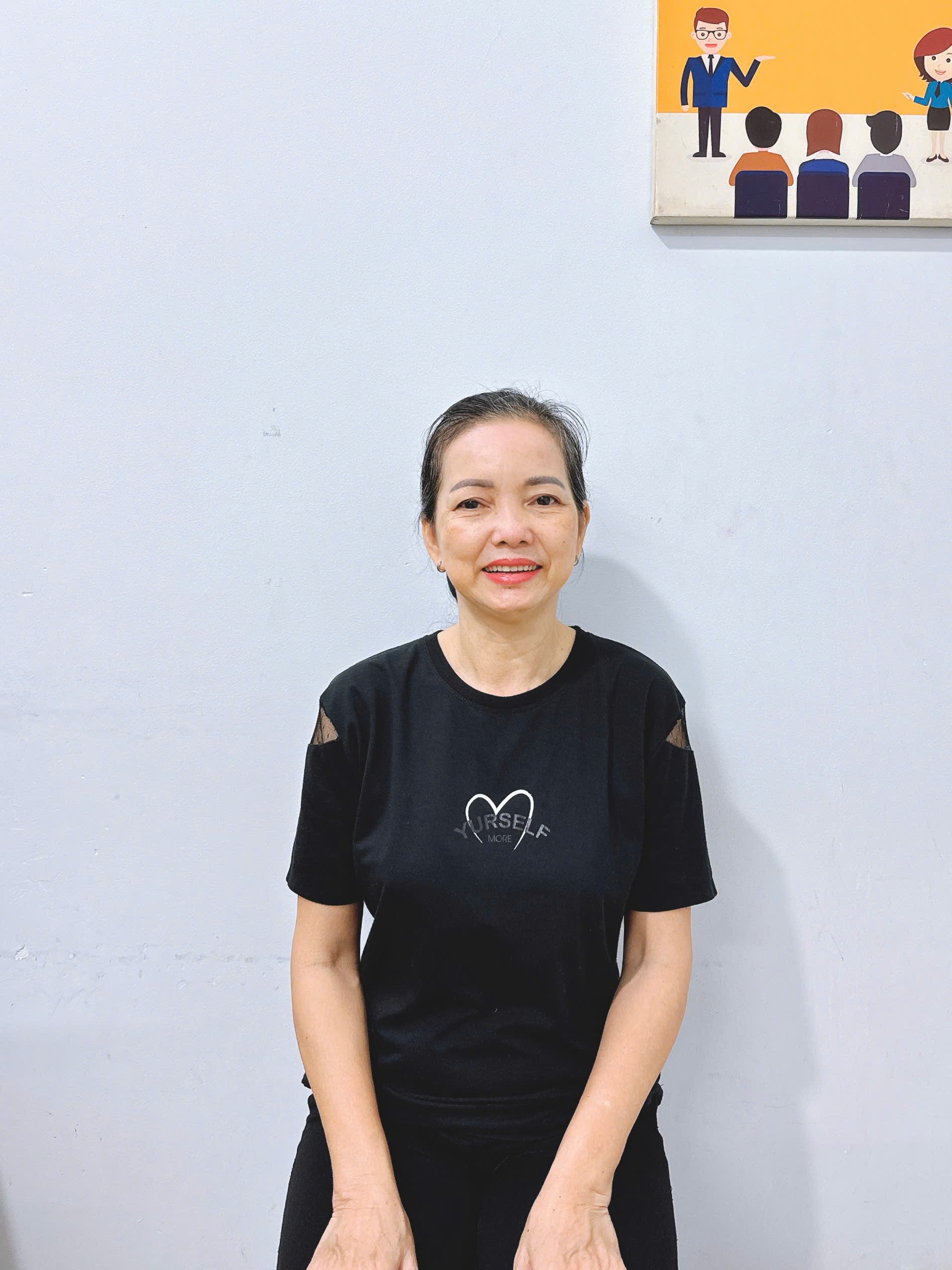 Chị Vui 50 tuổi quê Trà Vinh nhanh nhẹn, vui vẻ, nấu ăn ngon