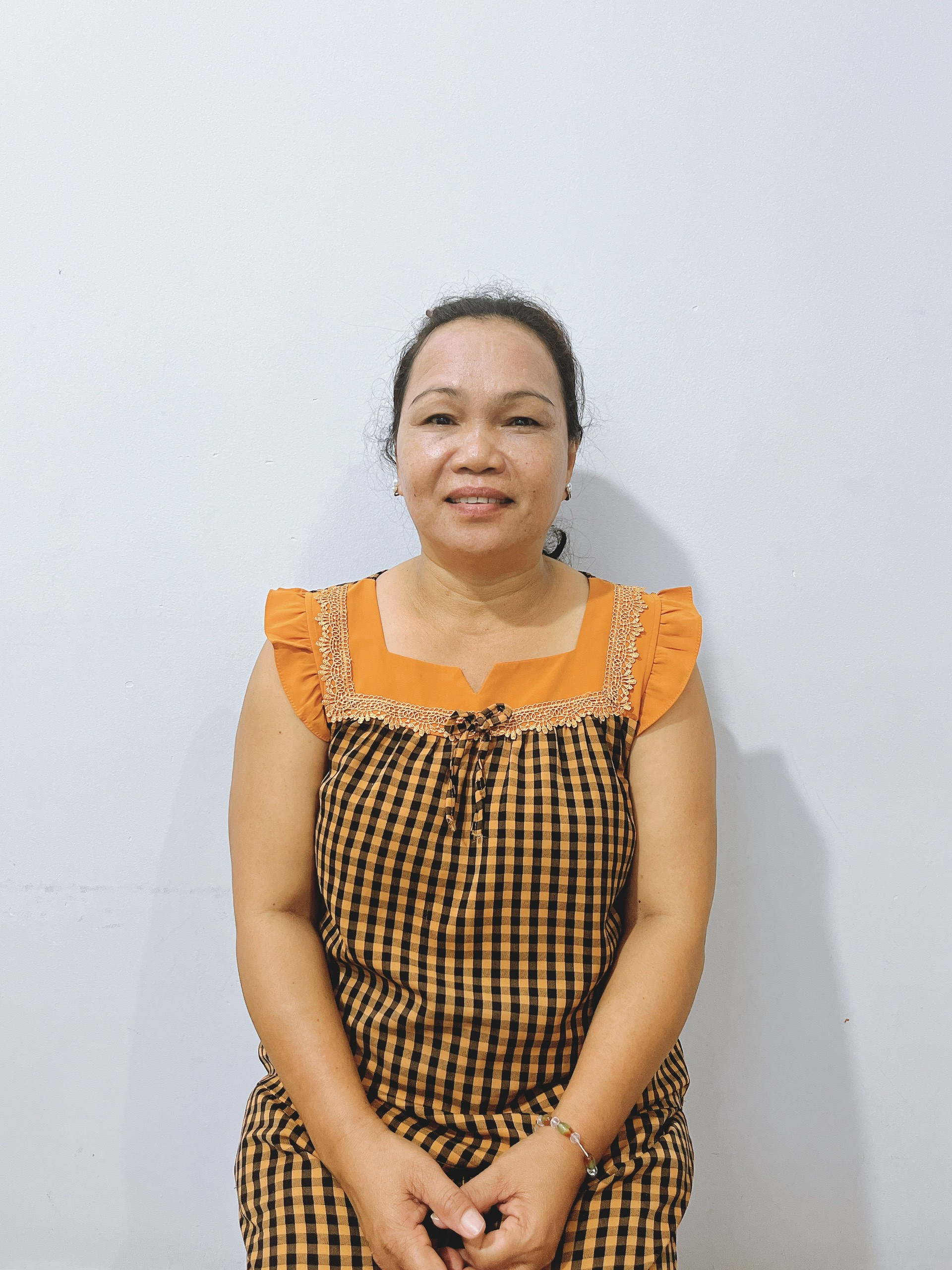 Giúp việc nhà chăm bé