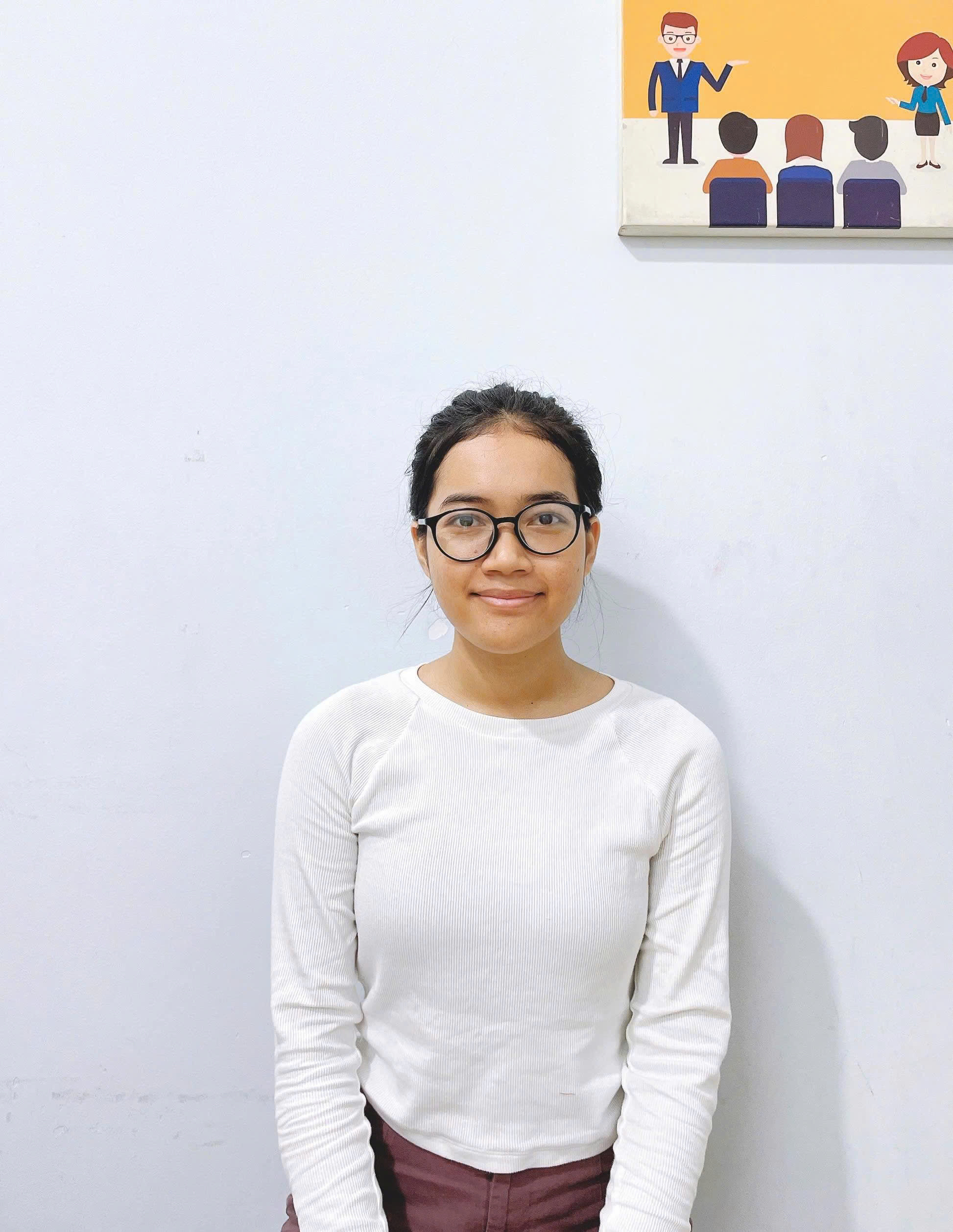 Em Thư 19 tuổi rất cần việc làm, thiện chí nhận việc, lương 6.5 triệu