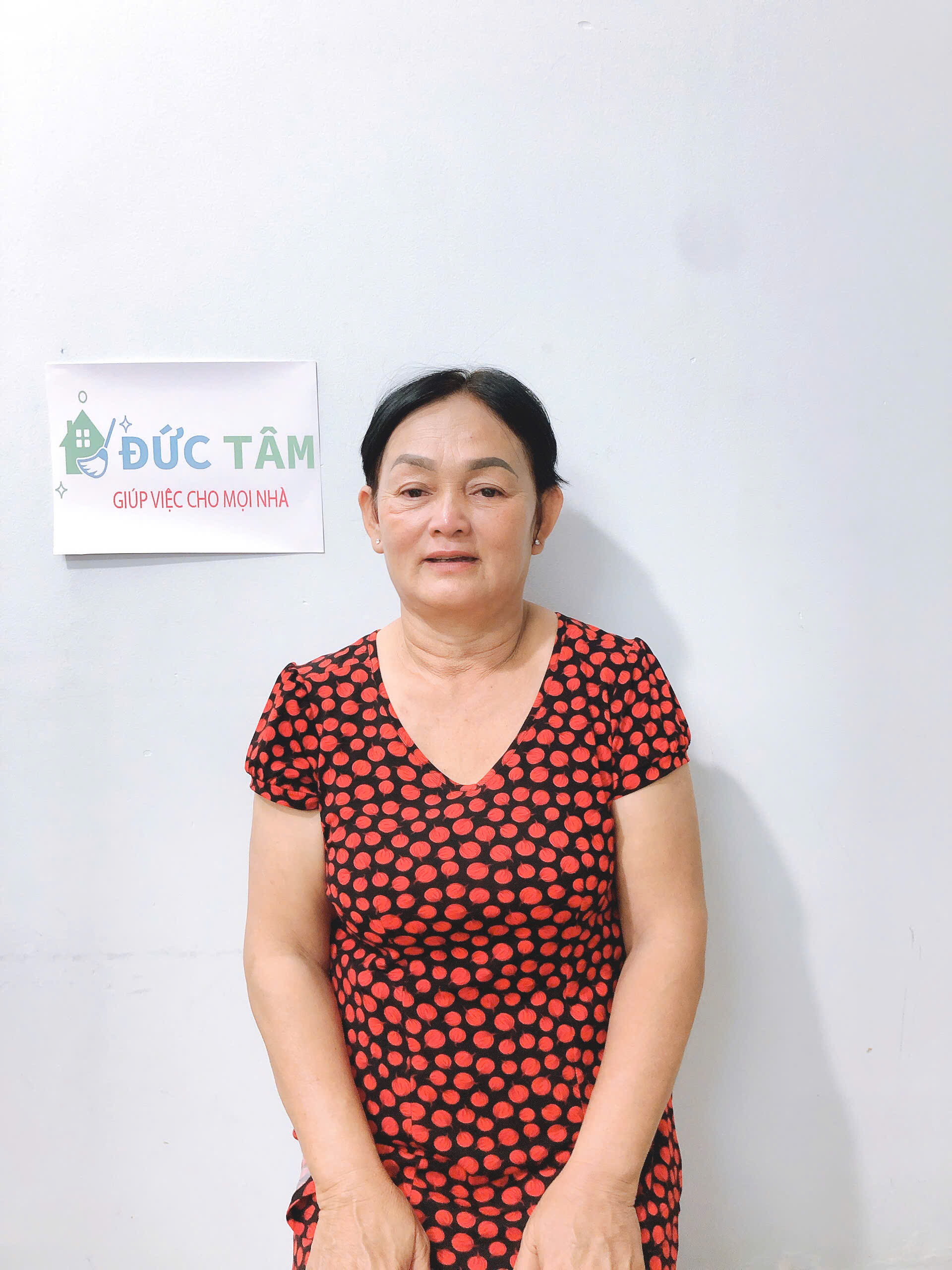 Cô Sang 1970 quê miền Tây hiền lành dễ mến, làm Tết được