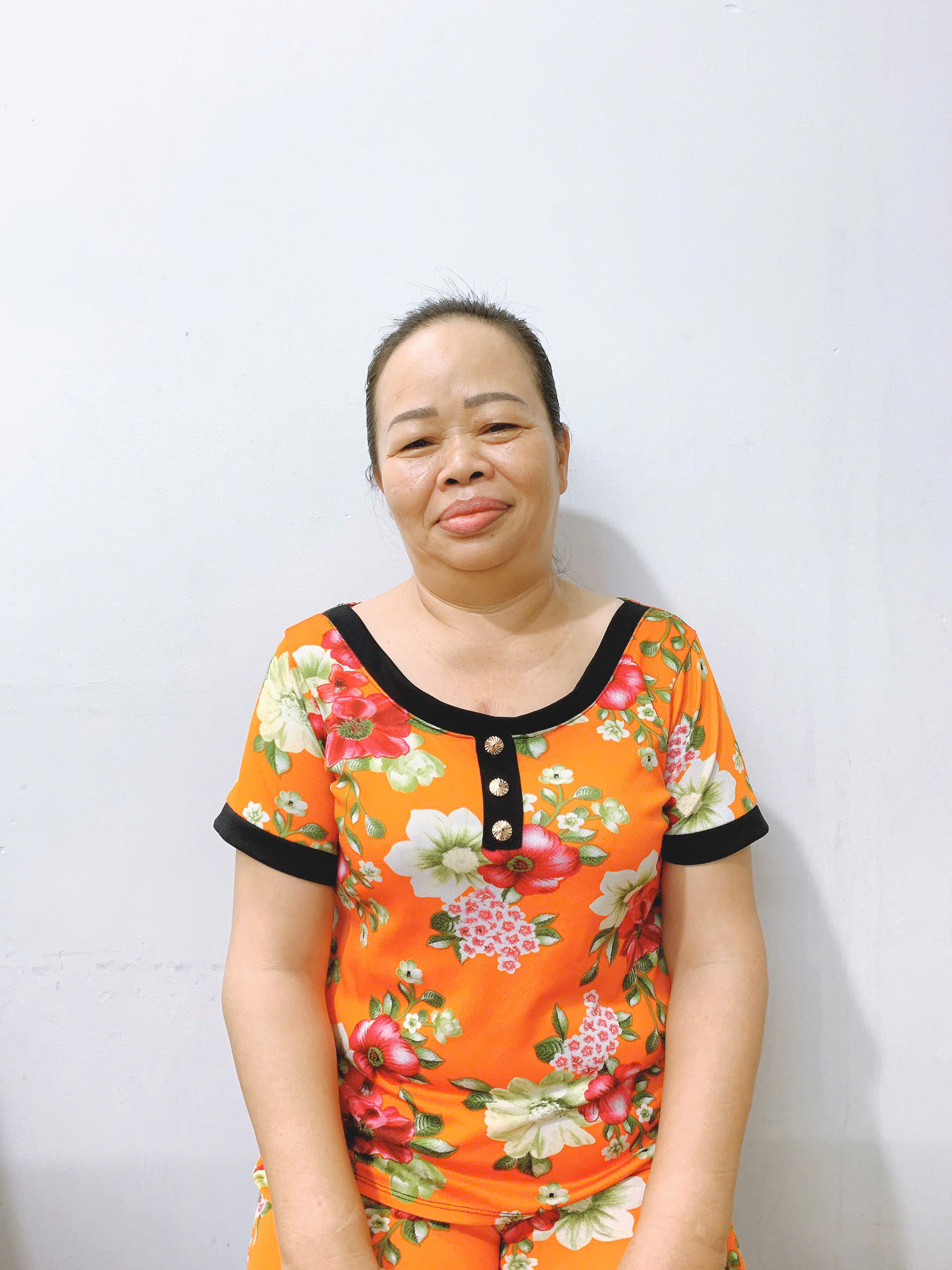 Cô Châu nhận chăm bệnh chuyên nghiệp, chăm ông bà lớn tuổi và giúp việc nhà