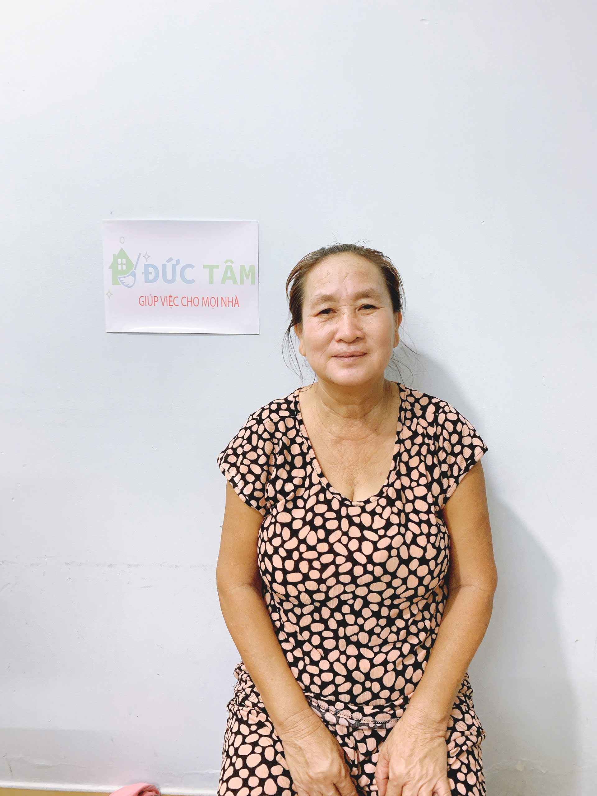 Cô Hoa người miền Trung biết chạy xe máy, thương người già