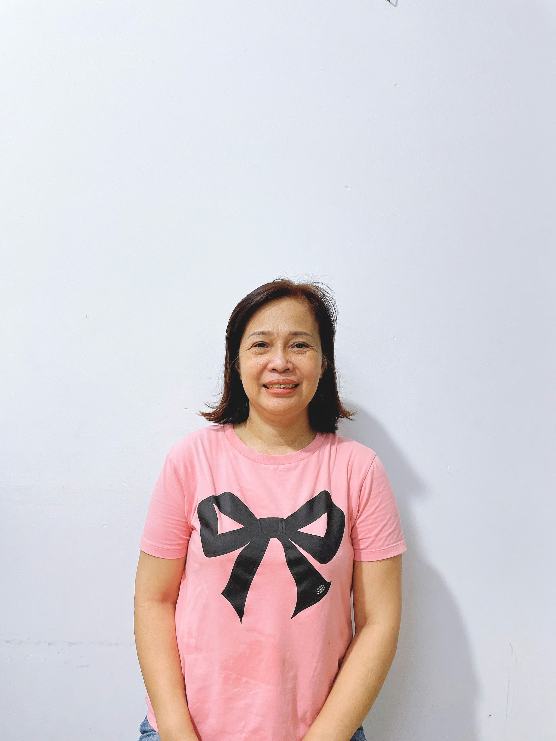 Cô Hồng miền trung chịu thương chịu khó tìm việc ăn ở lại