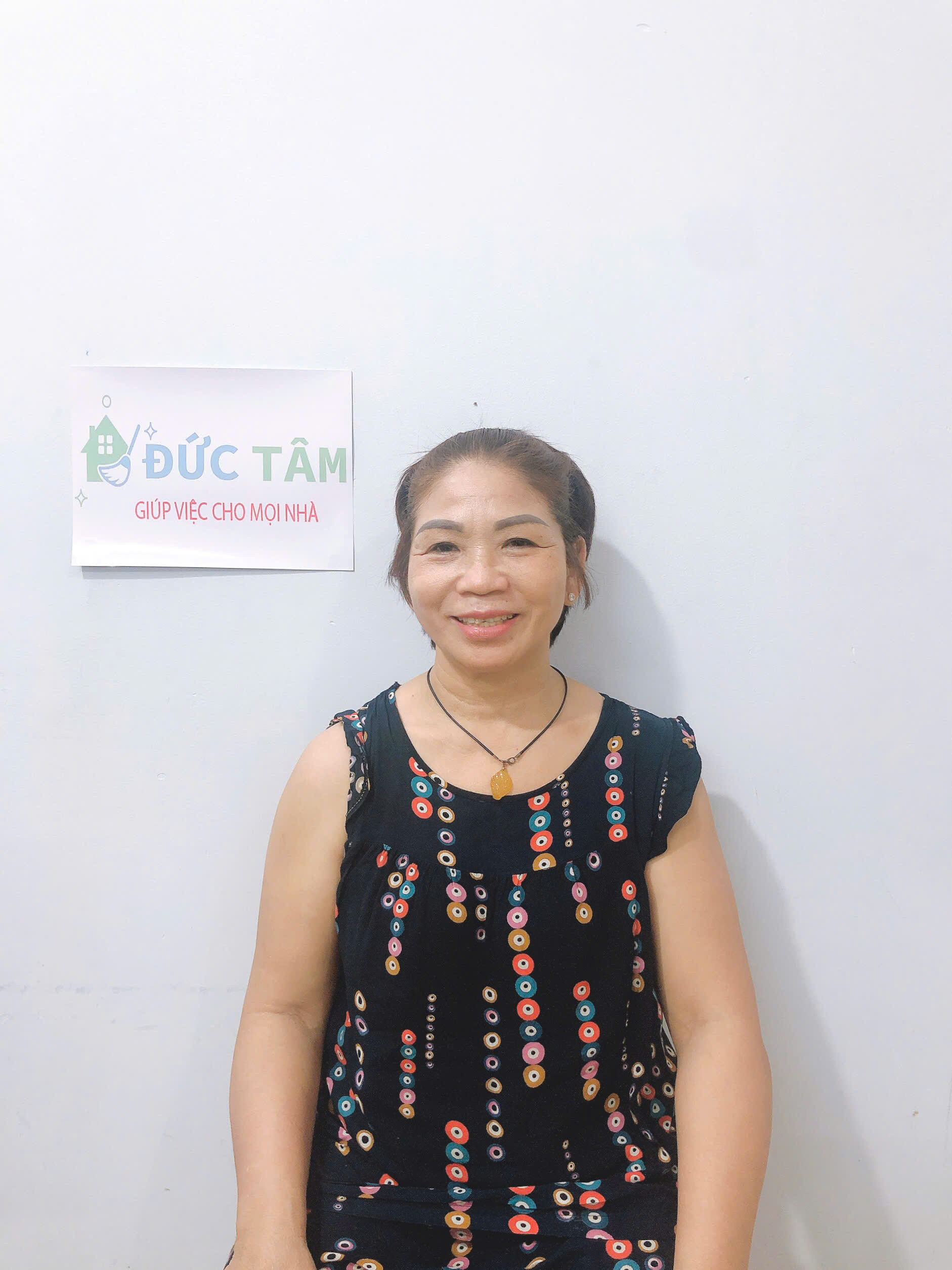 Vũ Thị Hoa chuyên chăm ông bà, chăm bệnh