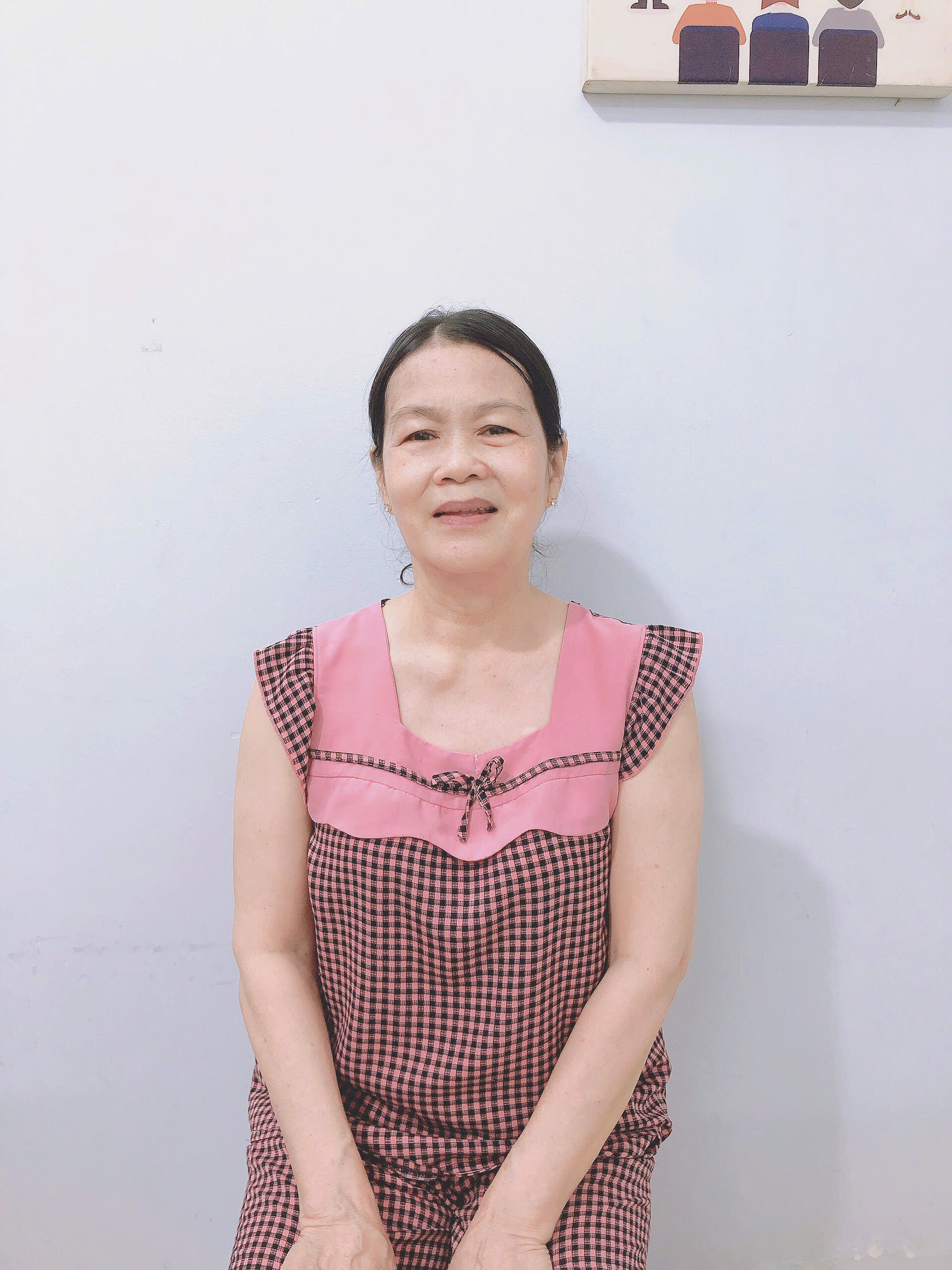 Cô Thu hiền lành chịu khó.