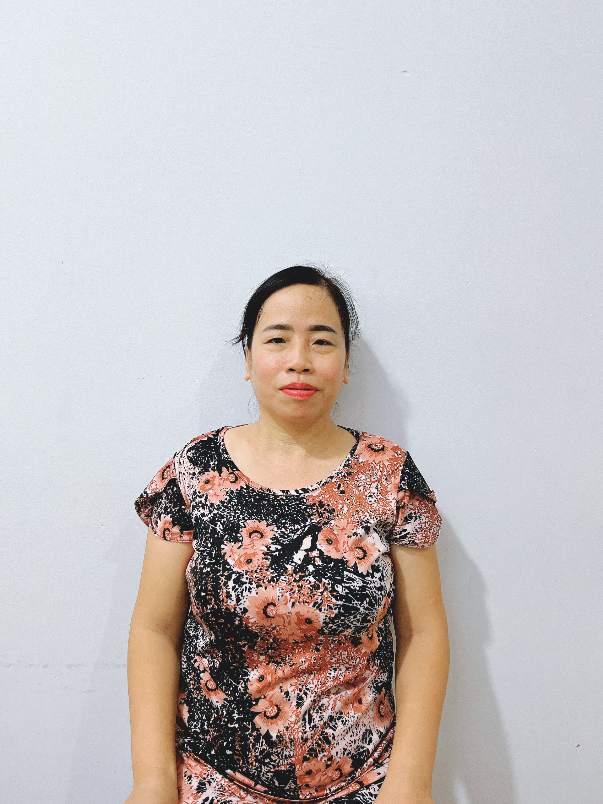 Chị Phượng người Hà Nam, kĩ tính sạch sẽ, chăm trẻ chăm ông bà được