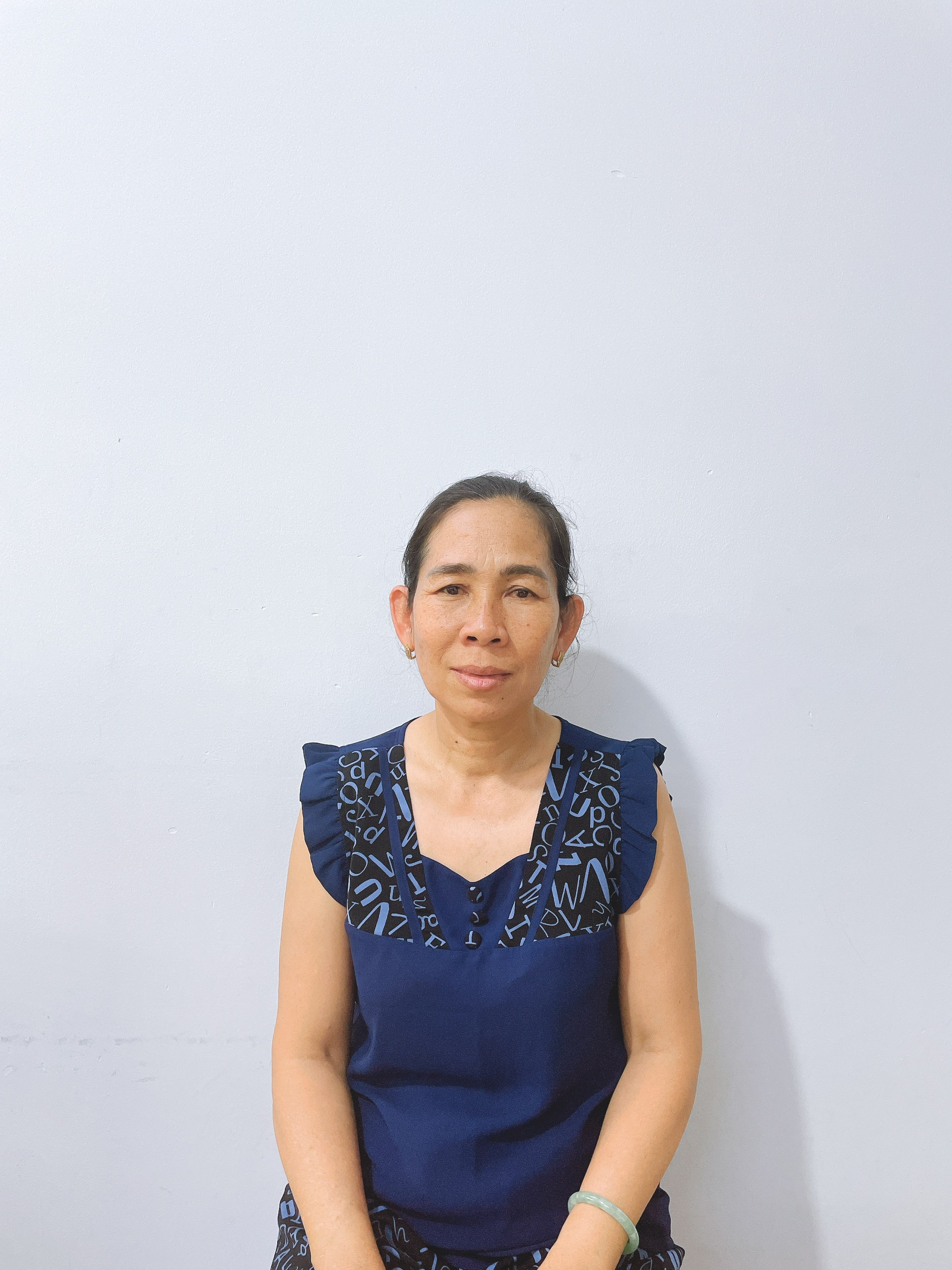 Cô Thảo hiền lành, may vá đẹp, thương trẻ con