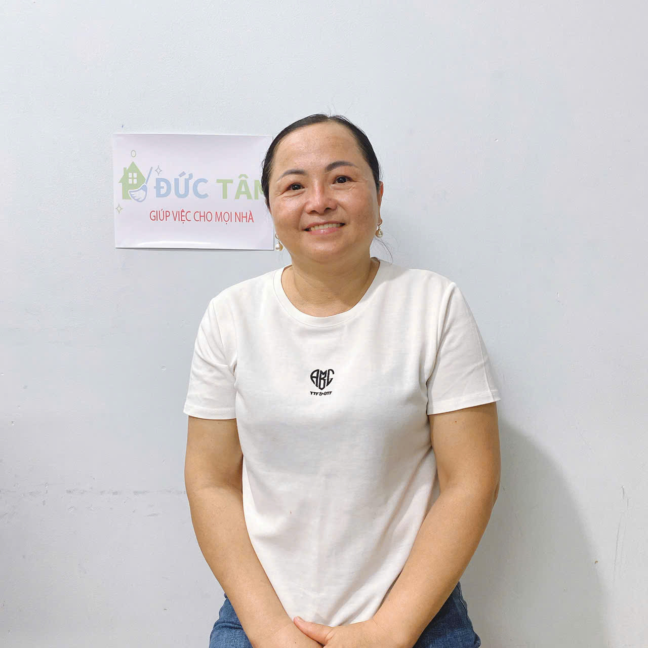 CÔ THOA CHĂM BÀ ÔNG LỚN TUỔI, CHĂM NGƯỜI BỆNH