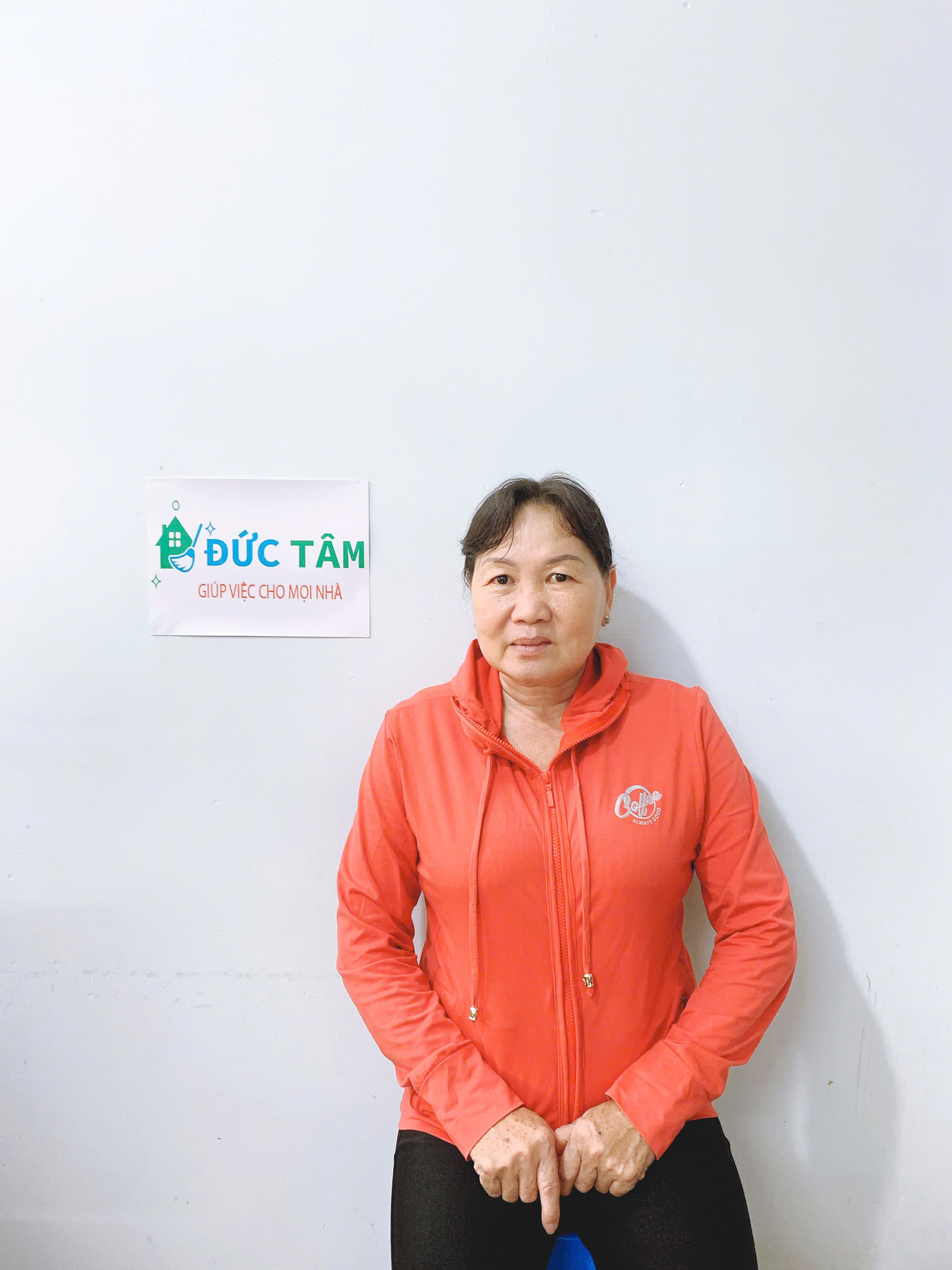 Cô Hồng Hương 1970 quê Bến Tre sạch sẽ, nhanh nhẹn