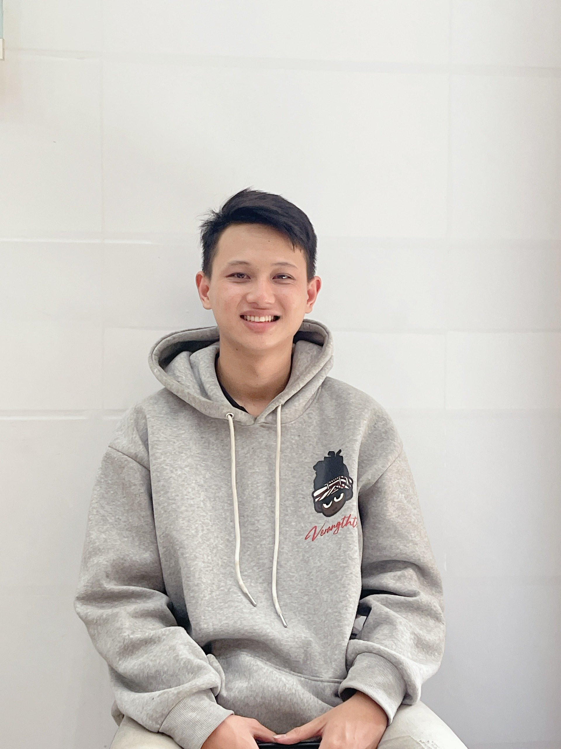 Em tìm việc cho em Lam hiền lành chịu khó