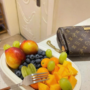 Nhà Em Đang Cần Tìm Chị Biết Nấu Ăn Dọn Dẹp