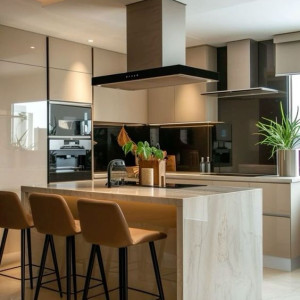 Gia đình tuyển chị dưới 50, sức khỏe tốt, chịu khó, về giúp việc nhà tại Quận 3.