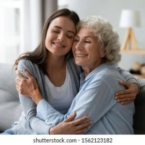 TUYỂN CHỊ CHĂM SÓC BÀ TẠI BIÊN HÒA ĂN Ở LẠI