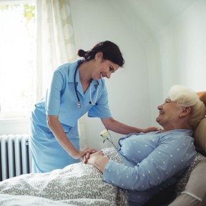 Tuyển gấp chị chăm bà 75 tuổi ở lại tại long an.