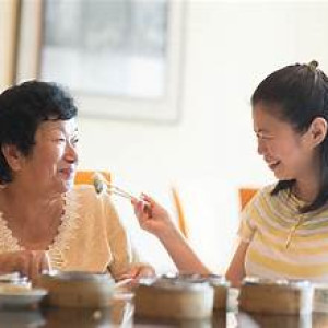 Cần gấp cô chăm bà 92 tuổi làm việc tại Bình Phước