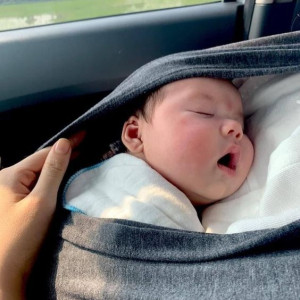 Em đang cần tuyển chị gái chăm em bé 3 tháng tuổi ở Vinhome Bình Thạnh.