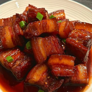 EM ĐANG CẦN TÌM GẤP MỘT CHỊ CHĂM BÀ 85 TUỔI – BAO ĂN Ở