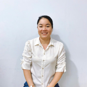 CHỊ NHẬN VIỆC CHĂM SÓC EM PHỤ VIỆC NHÀ.