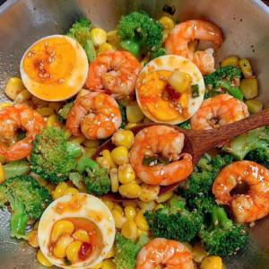 EM CẦN CÔ CHĂM SÓC BÀ ĐI LÀM NGAY: 0978609760