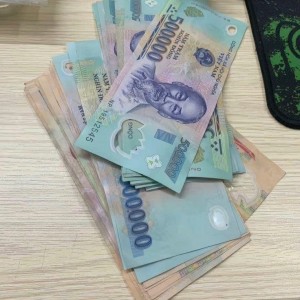 Hôm Nay Em Đang Muốn Tìm Chị Biết Làm Việc Nhà